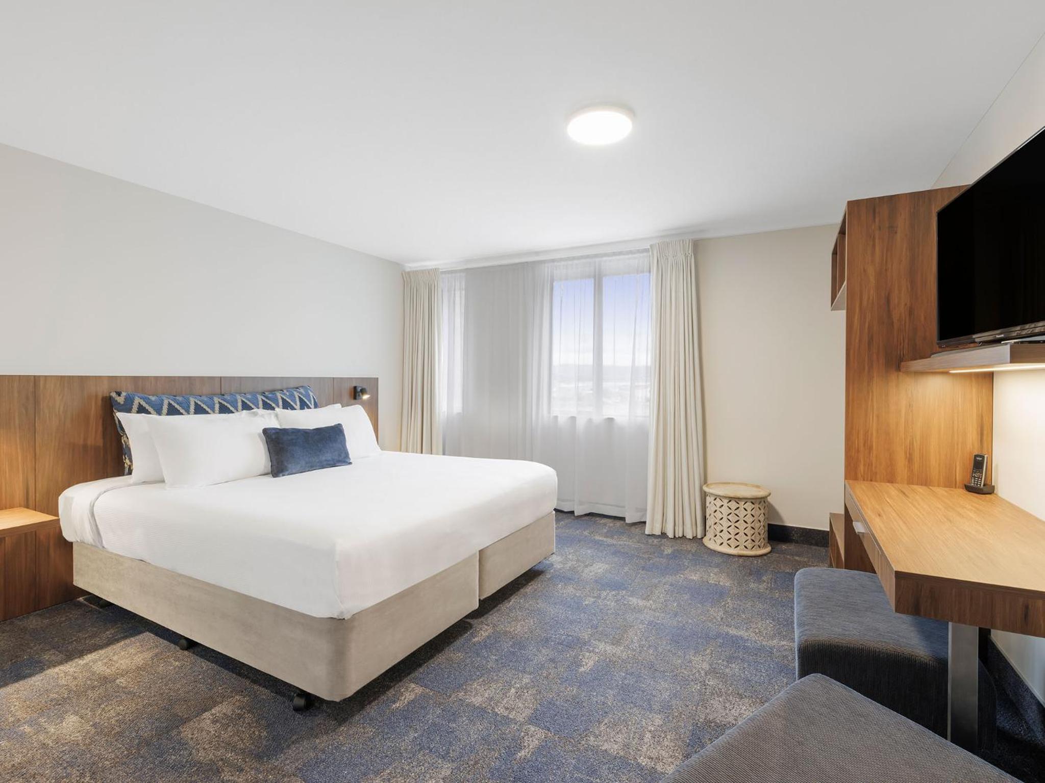 Superior King Room - Photo 5