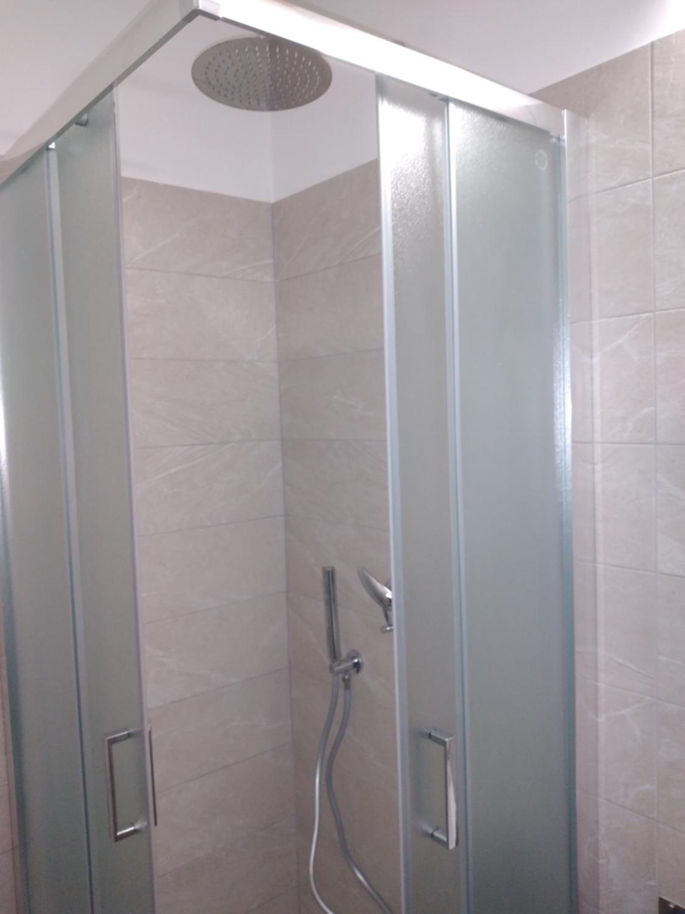 Small Double Room - Photo 4