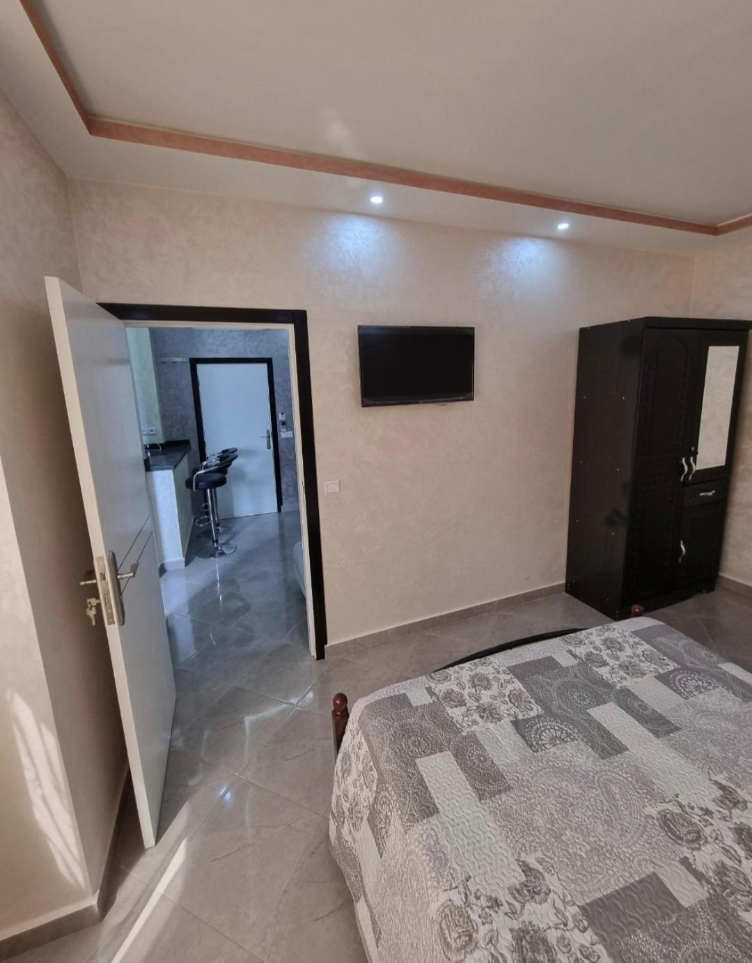One-Bedroom Apartment - Photo 16