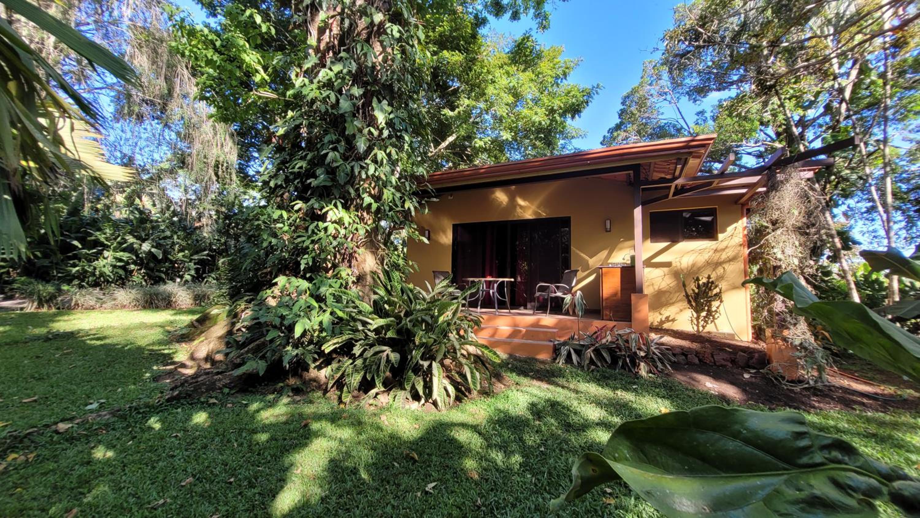 Bungalow (2 Adults) photo 1