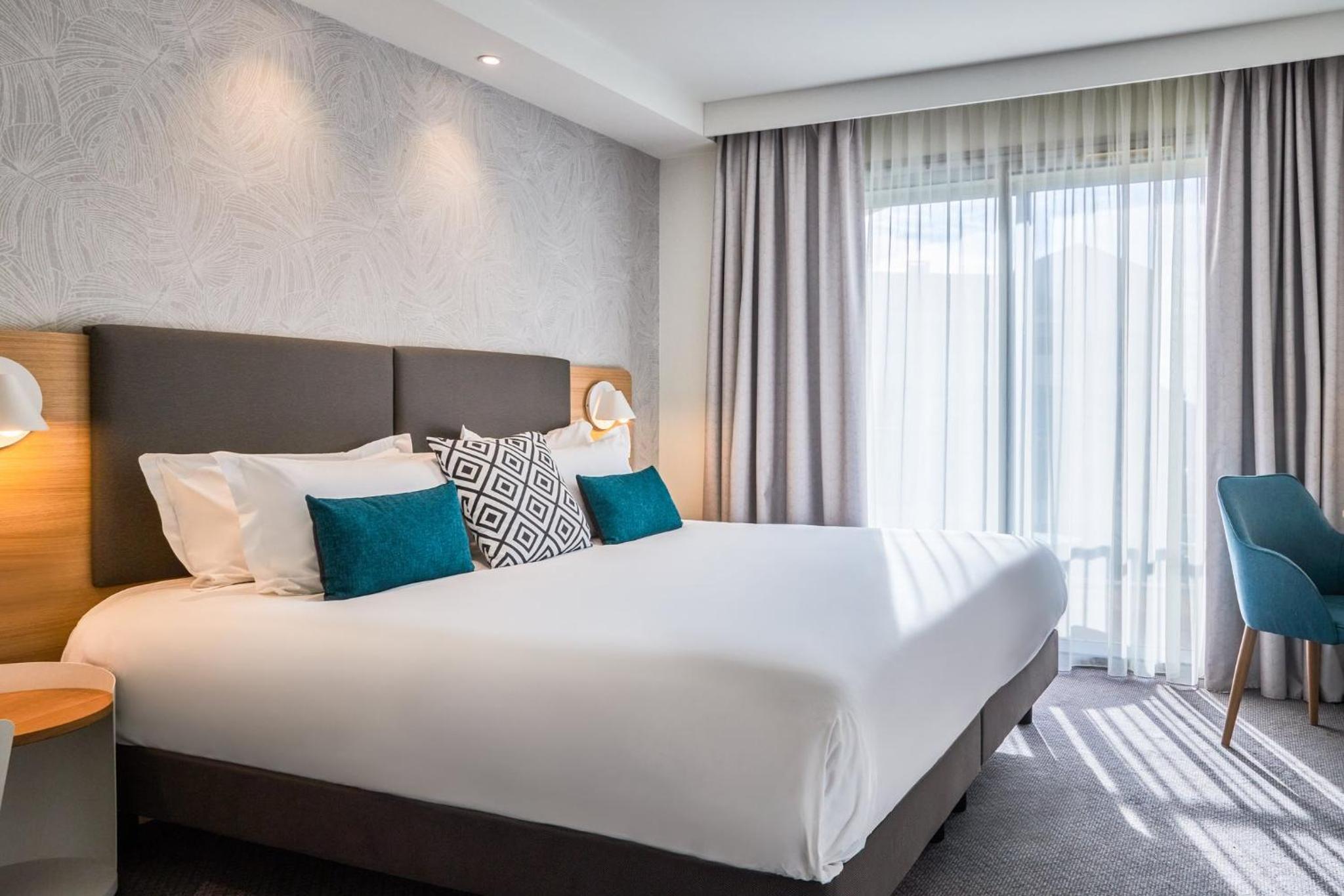 King Room with Balcony and Pool View - Photo 1