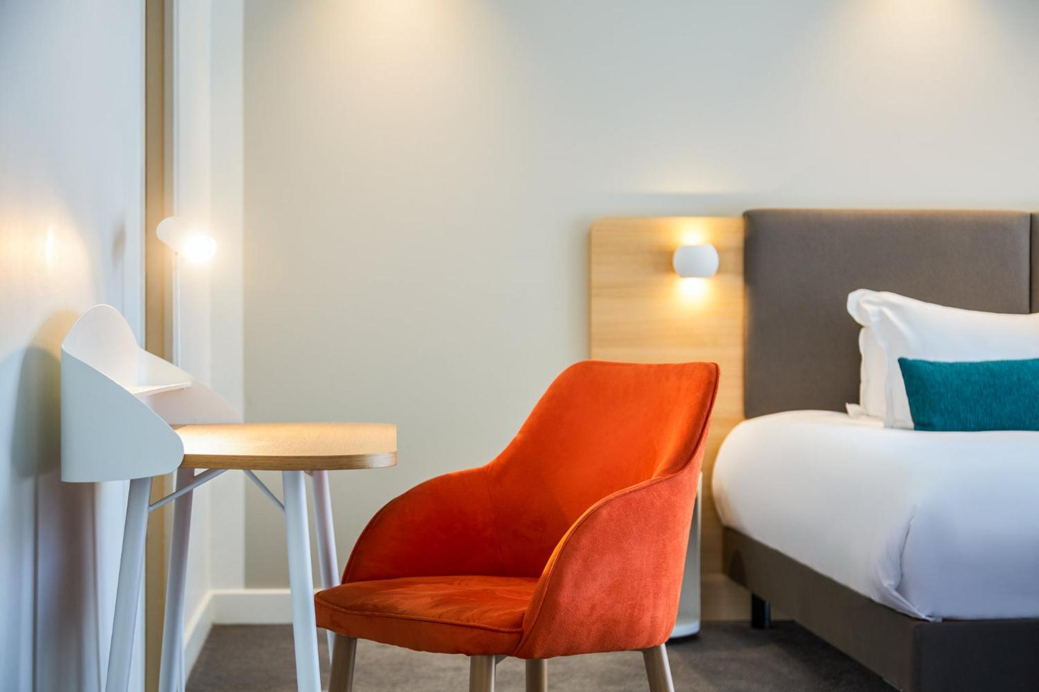 King Suite with Balcony and Pool View - Photo 3