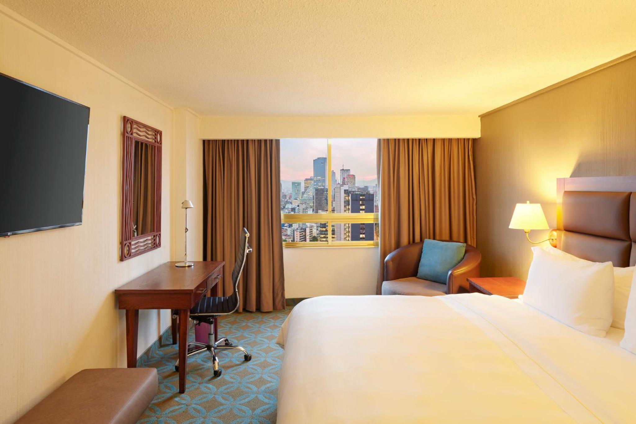 Deluxe King Room - Photo 1