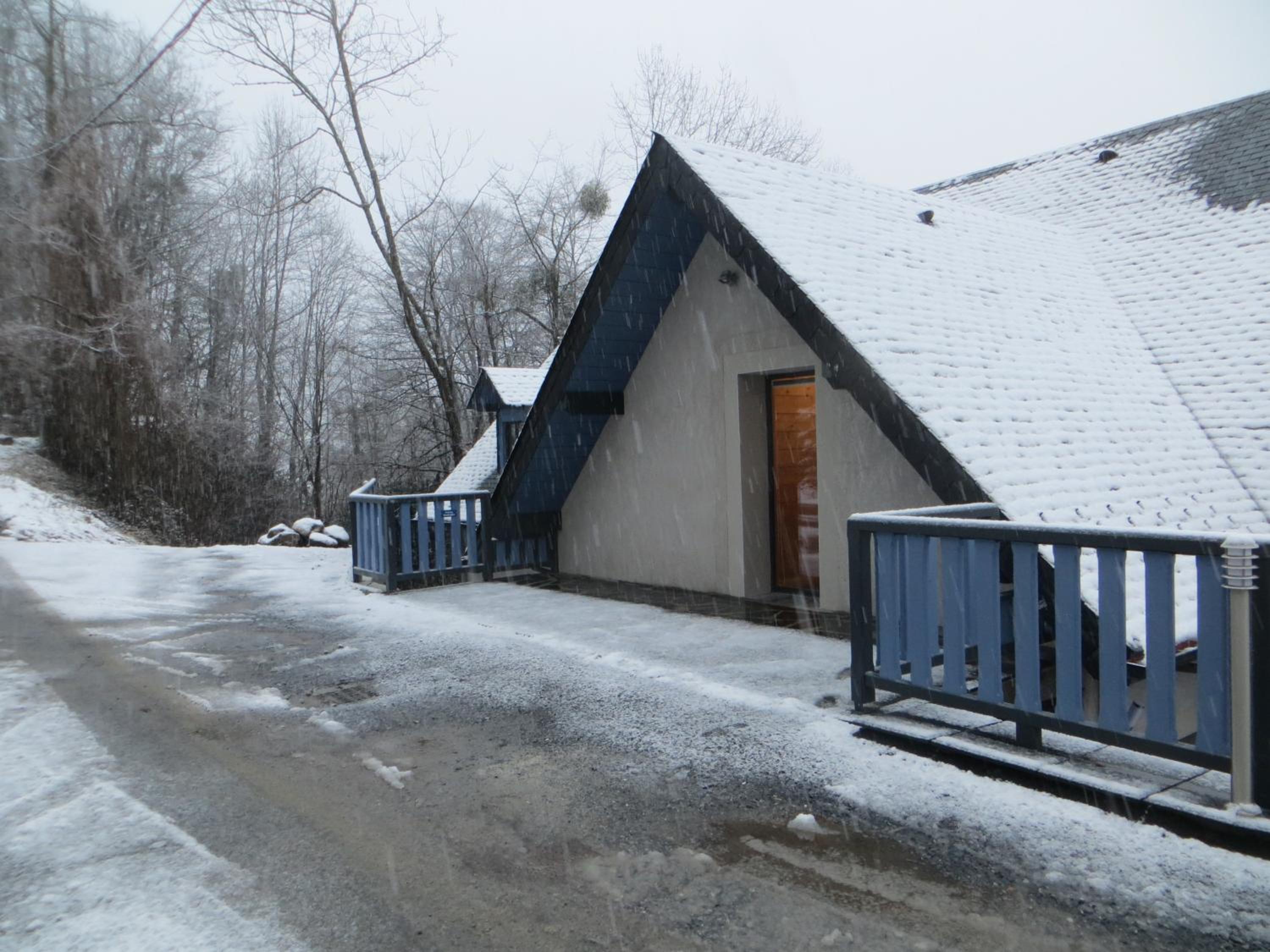 Apartment with Mountain View photo 2