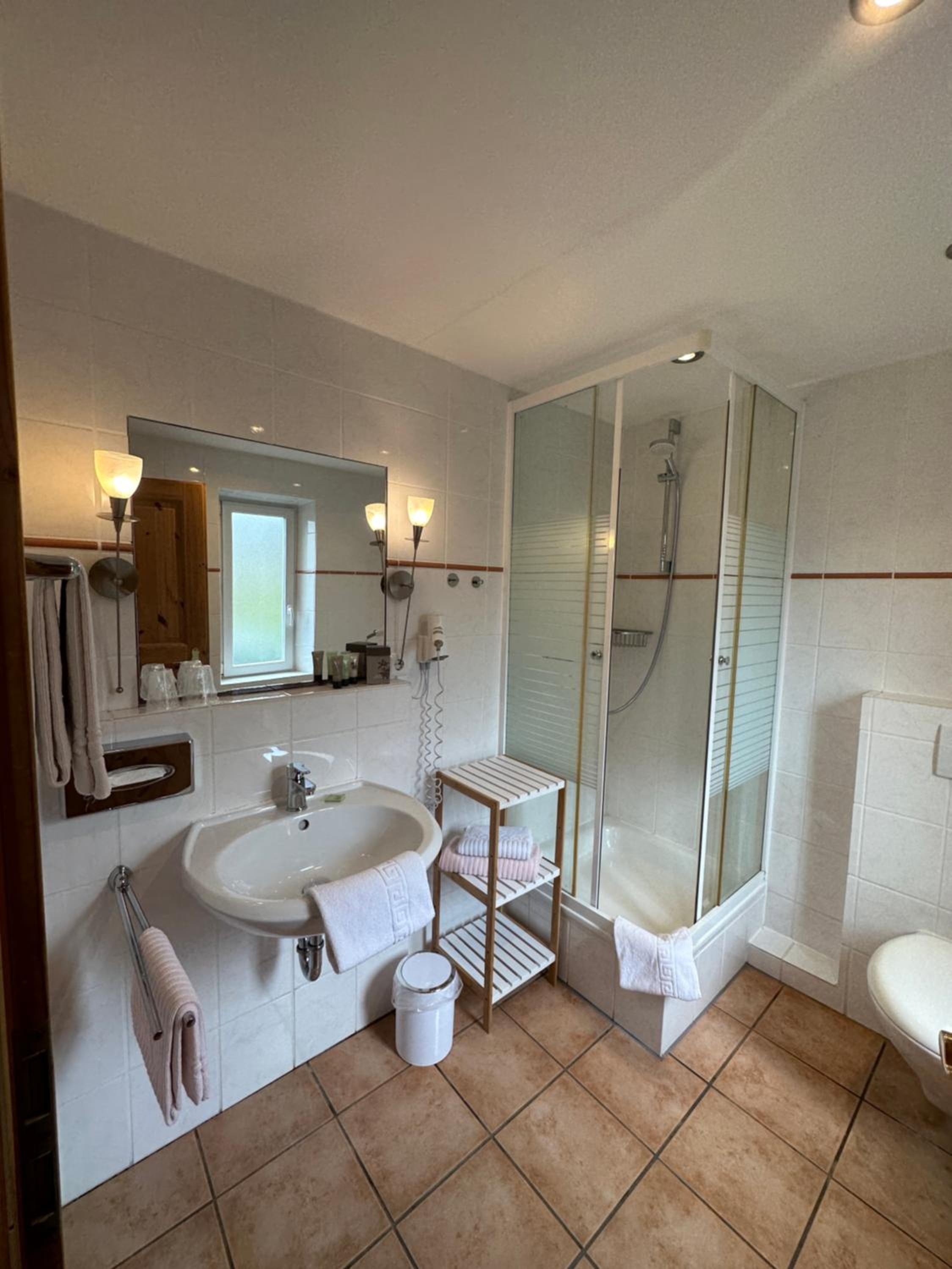 Comfort Triple Room - Photo 9