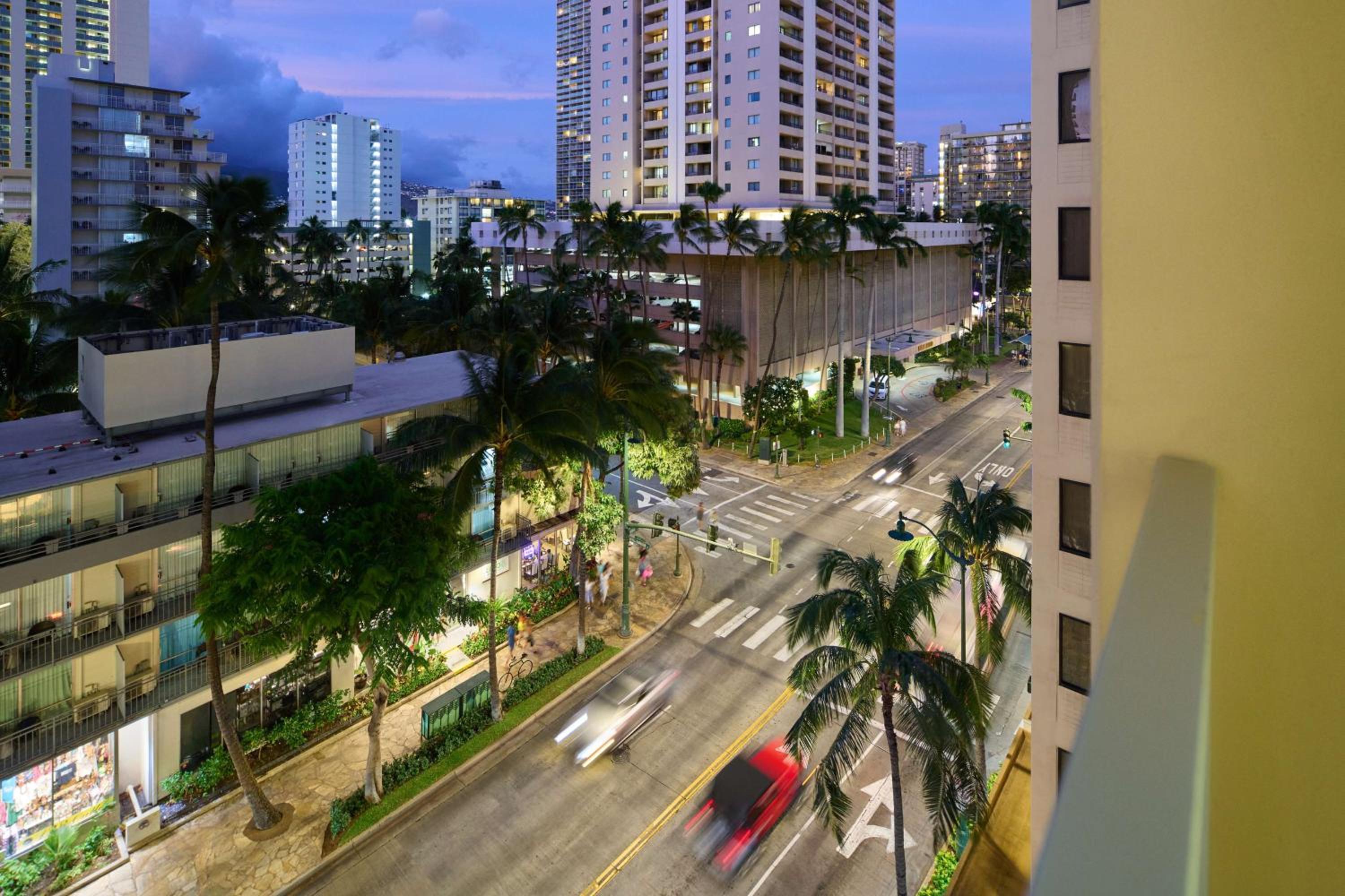 Newly Renovated Waikiki View 2 Twin Beds  photo 2