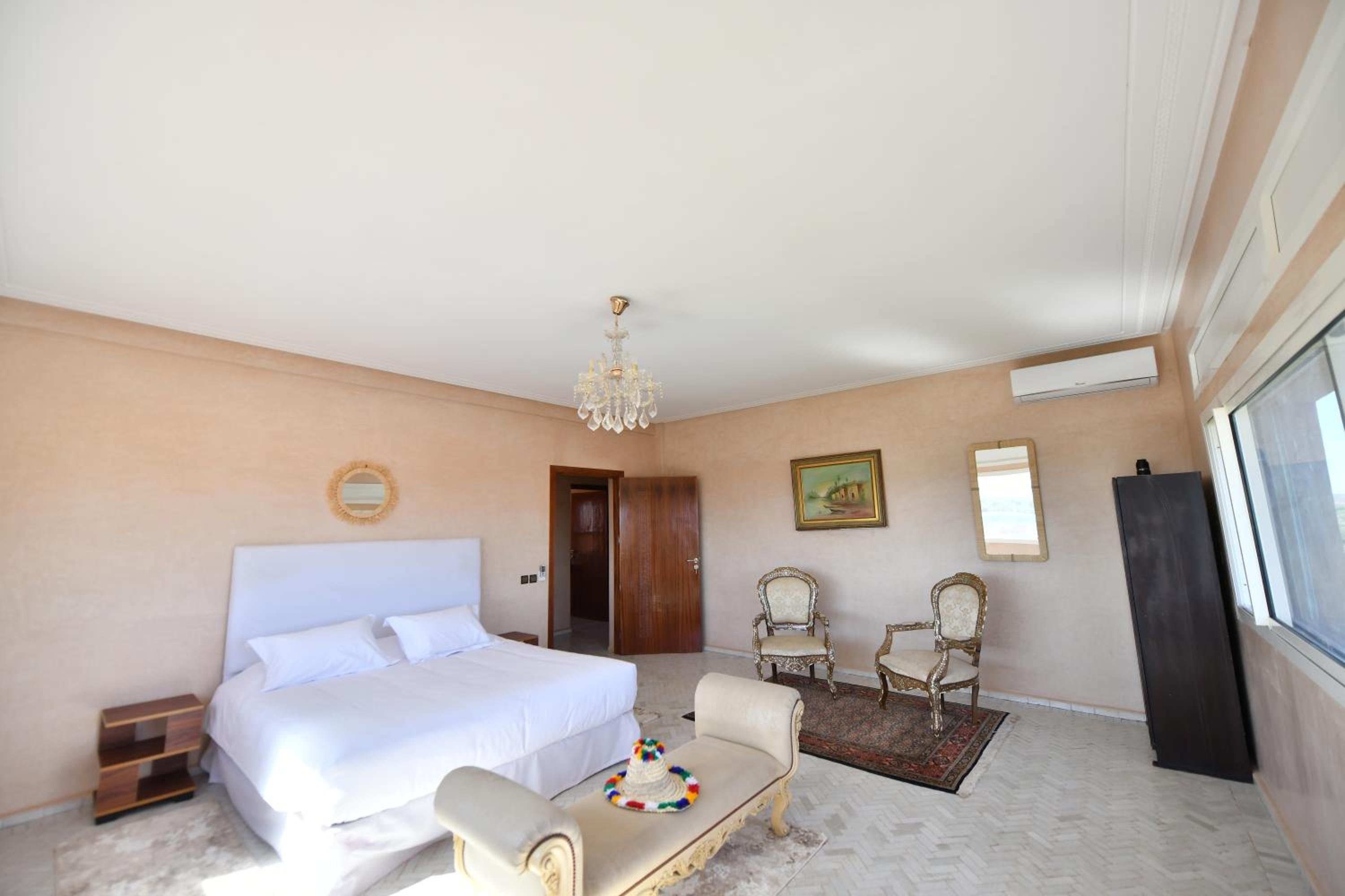 Villa with Garden View - Photo 23