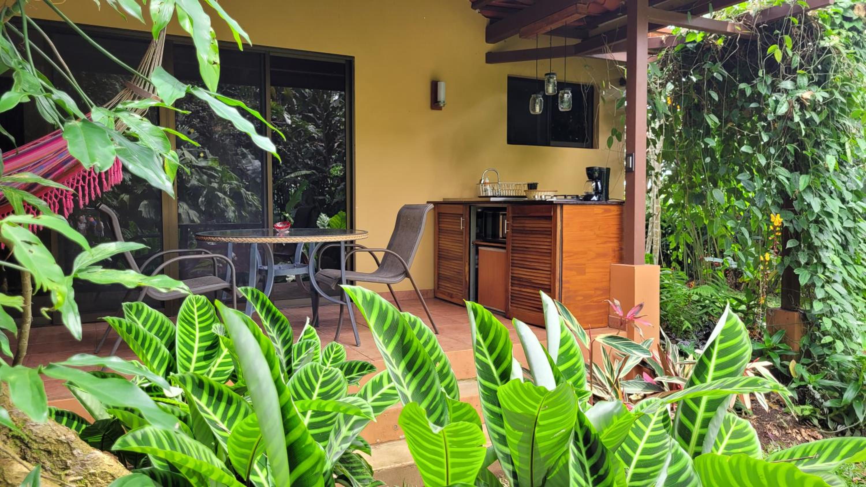 Bungalow (2 Adults) photo 2