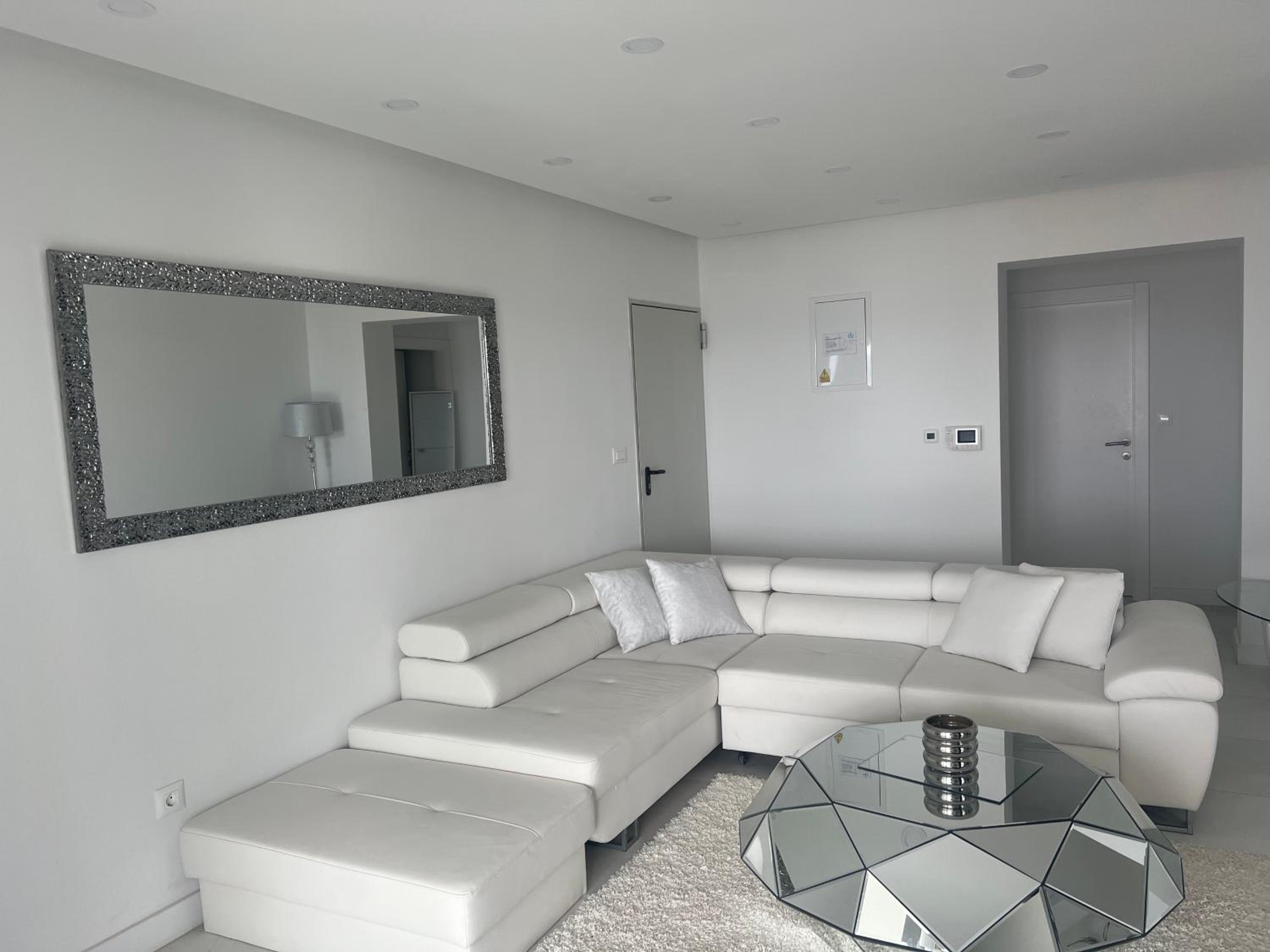 Deluxe Two-Bedroom Apartment with Terrace and Sea View