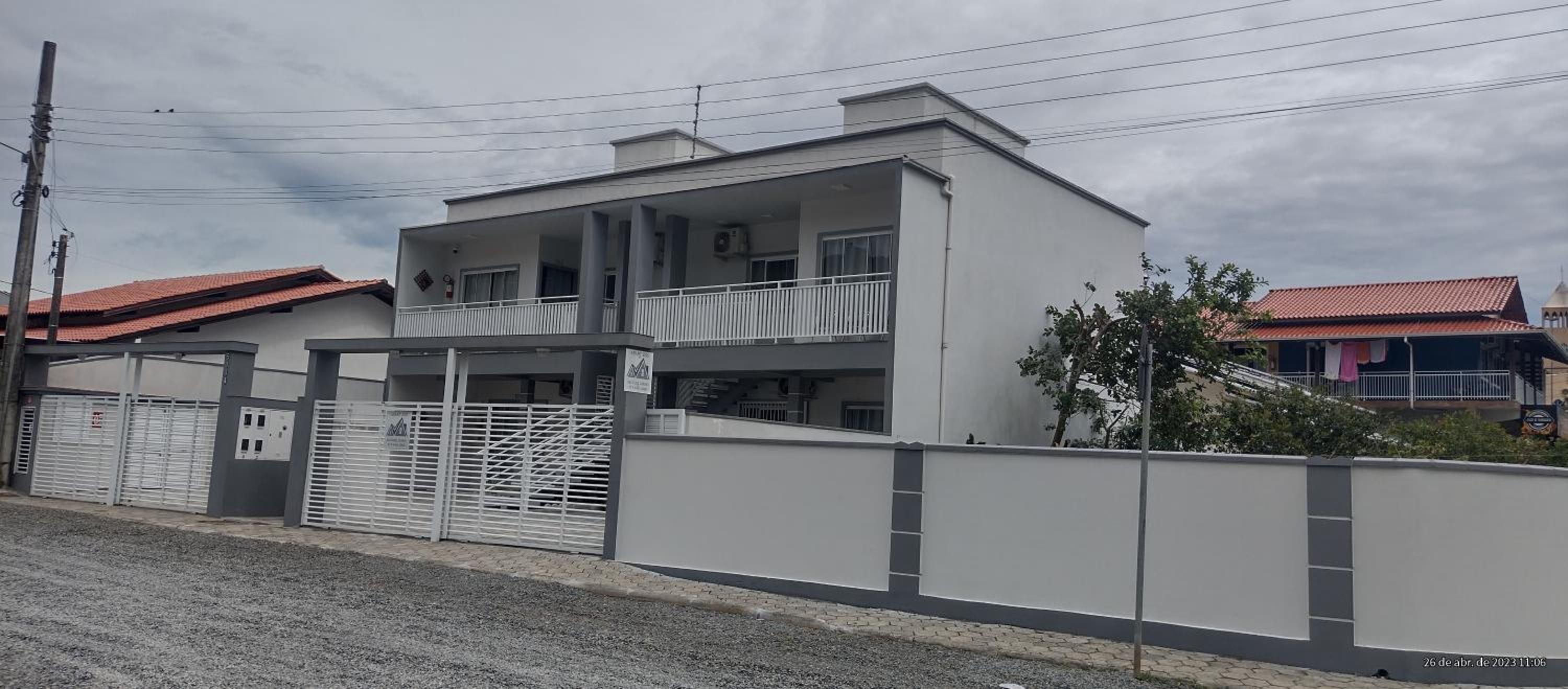 Two-Bedroom Apartment with Balcony photo 2