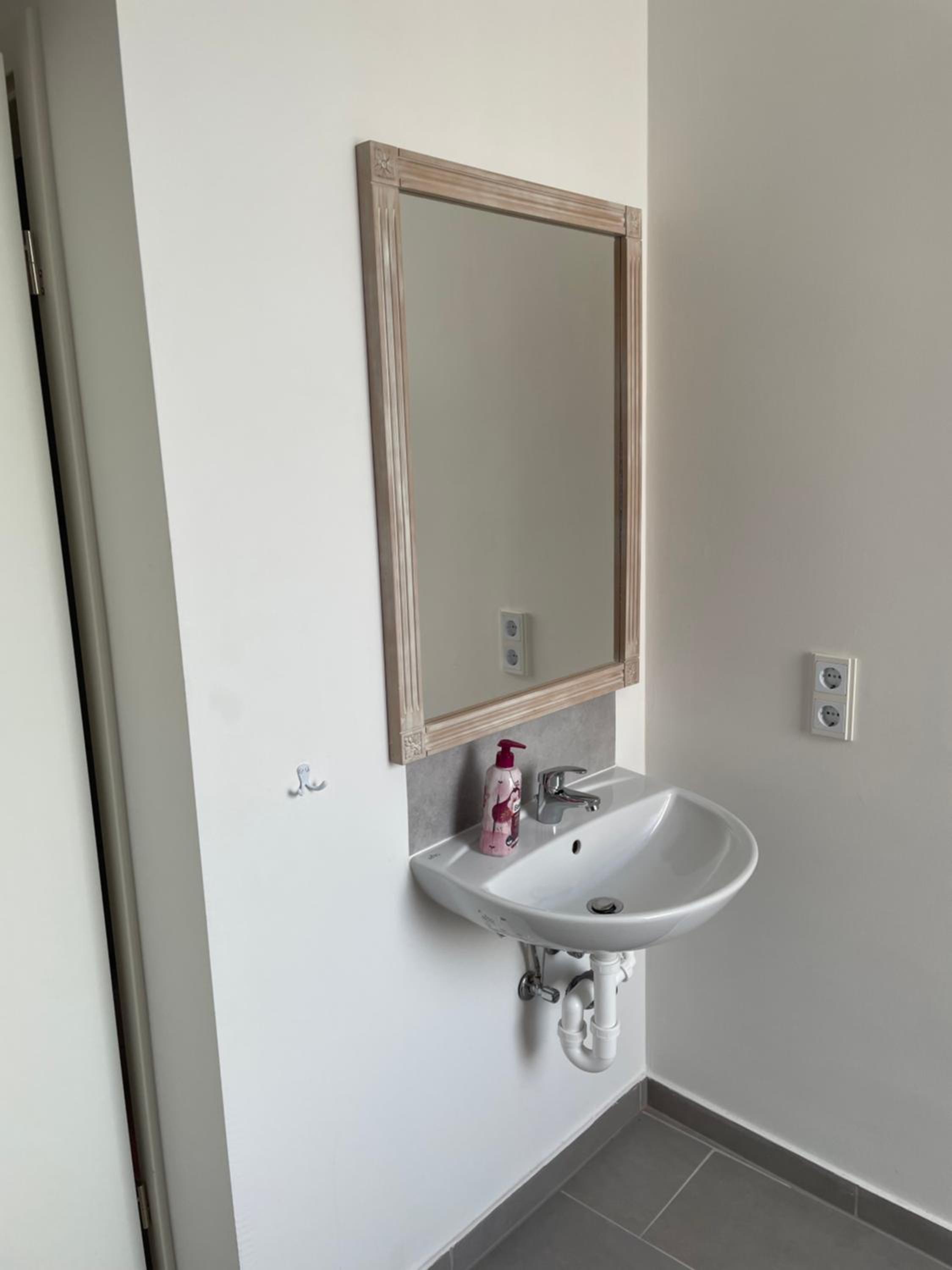 Single Room with Bathroom photo 2