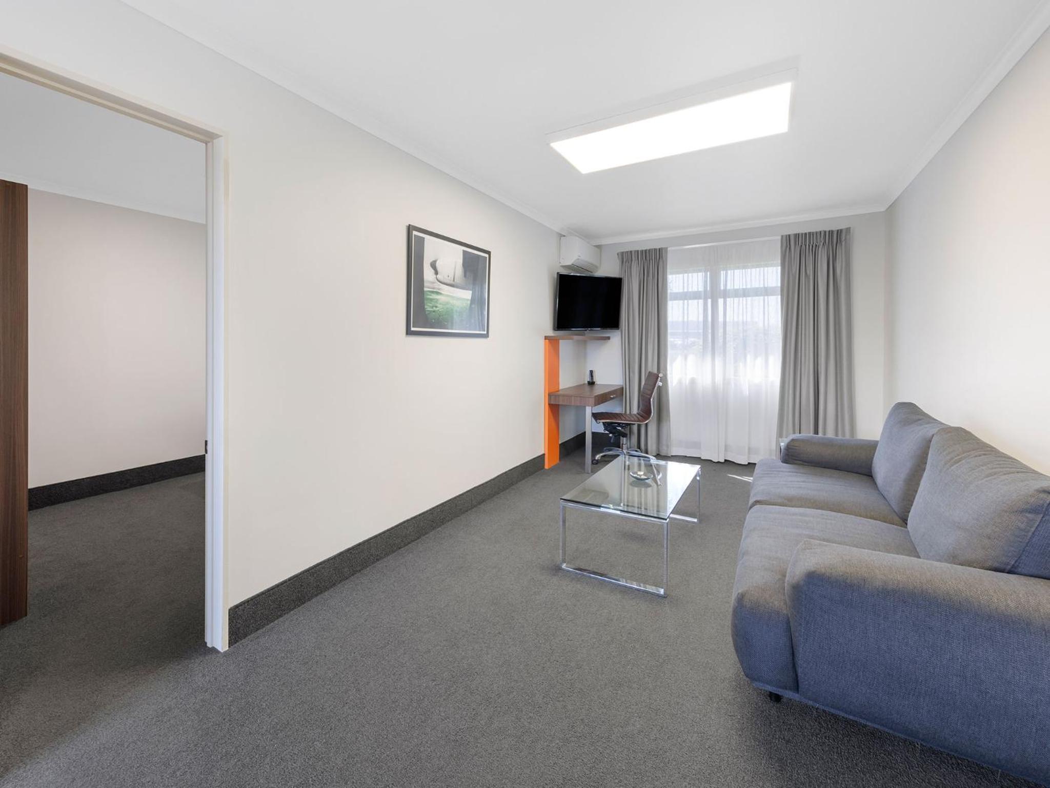 Executive Suite - Photo 1