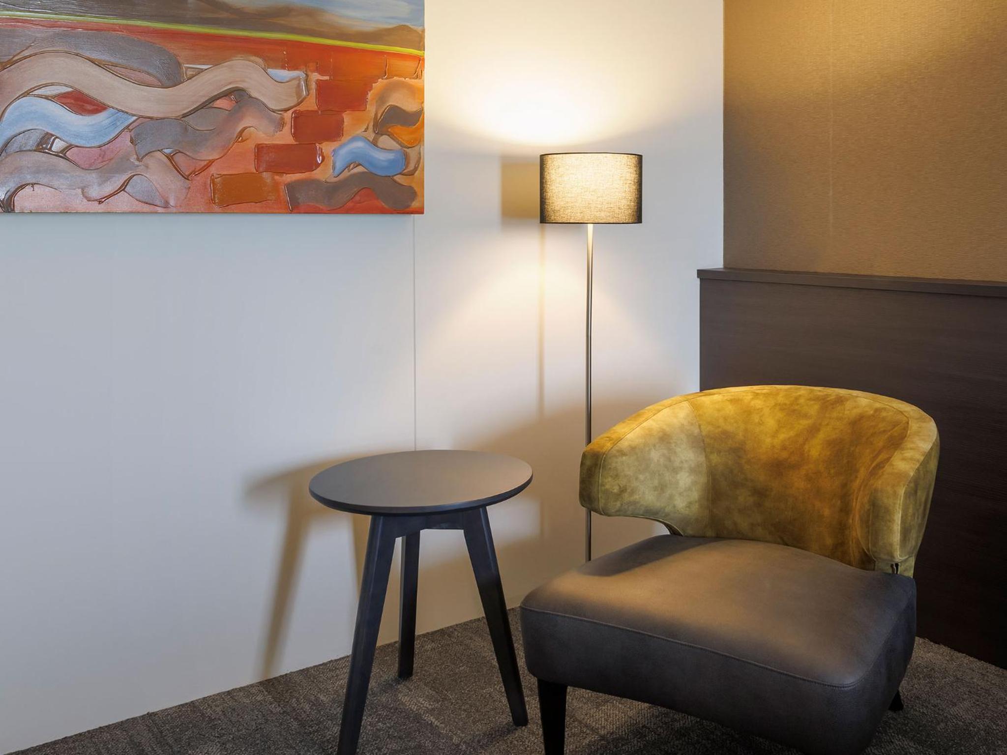Deluxe King Room - Photo 2