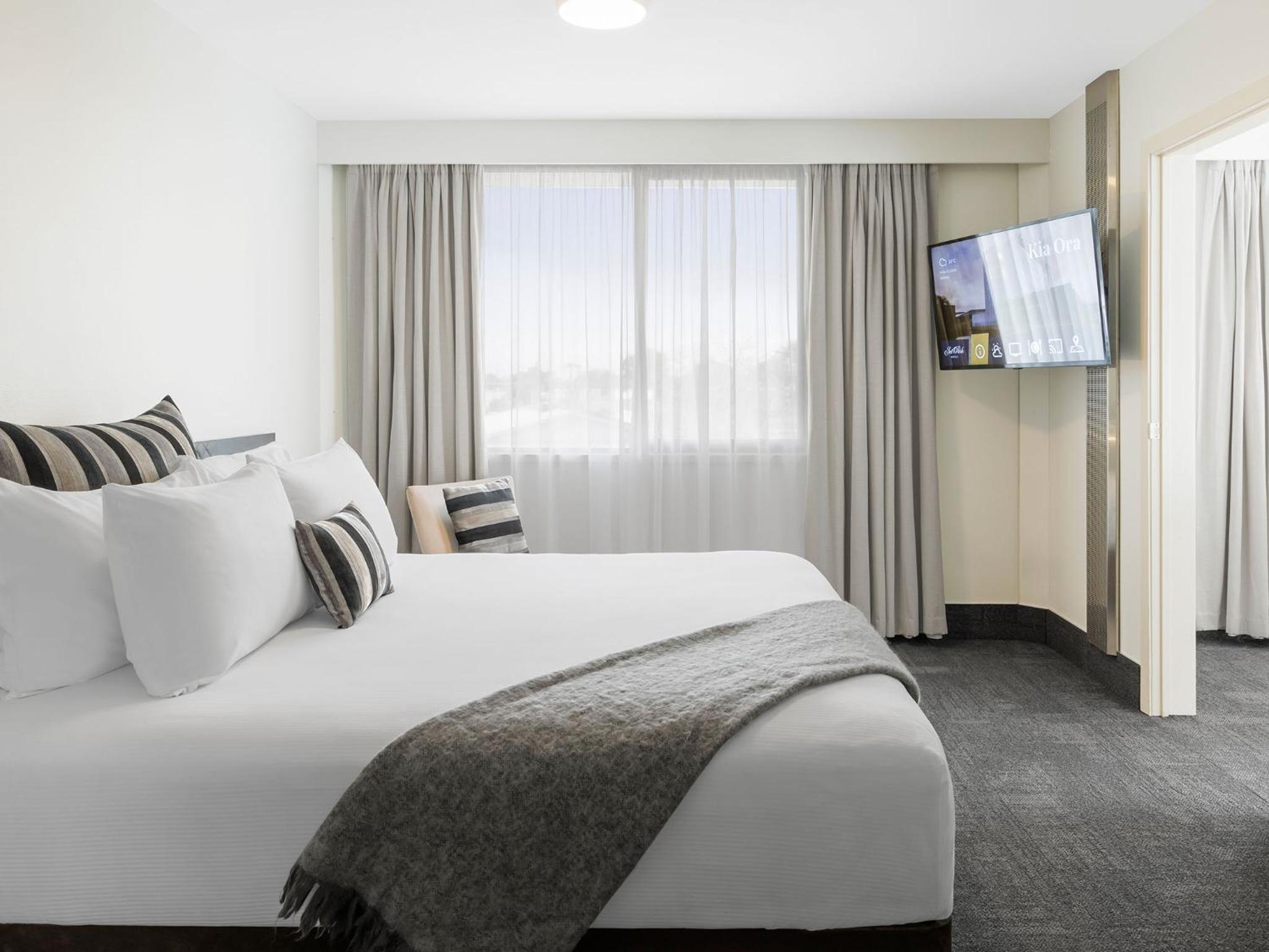 Executive Suite - Photo 1