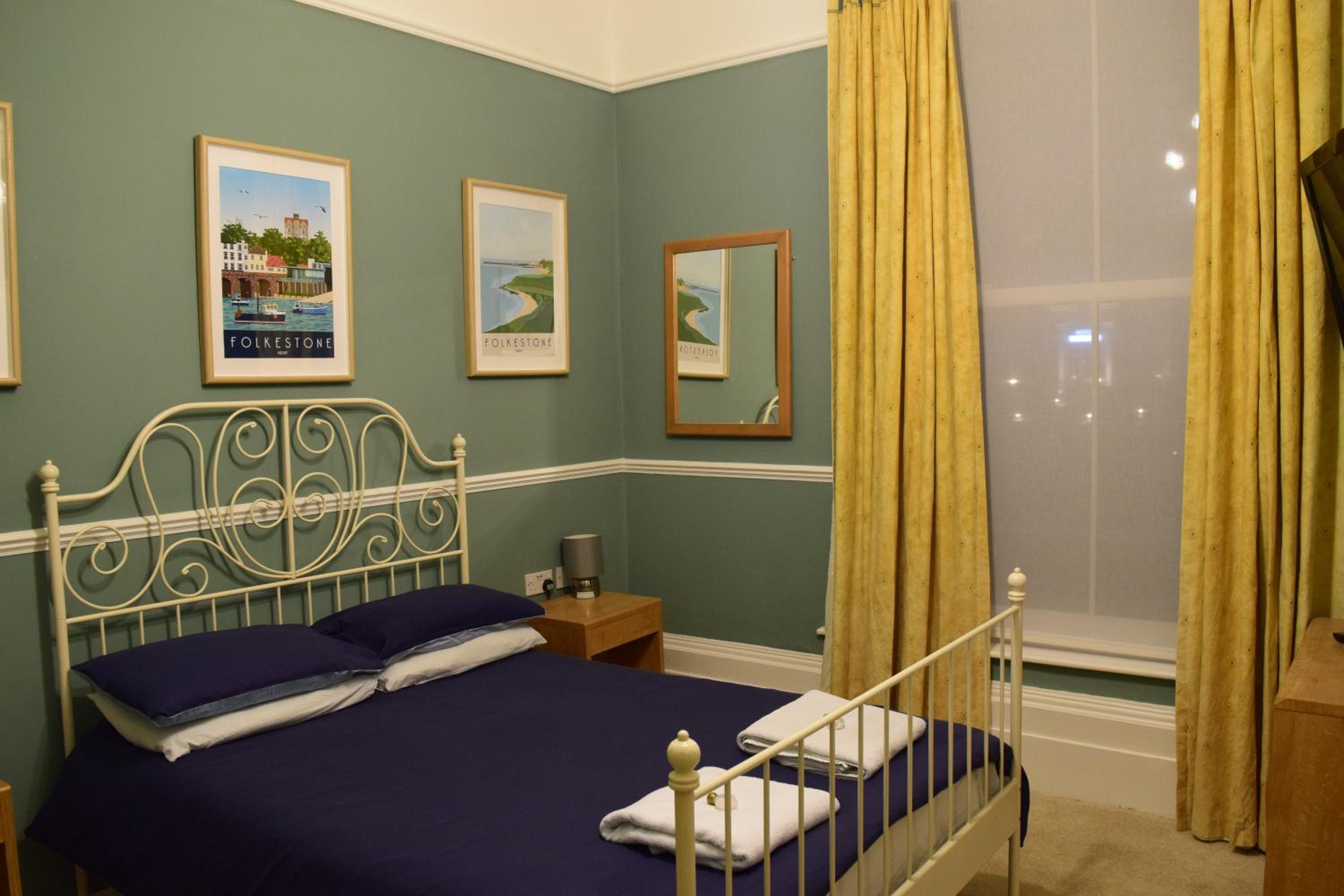 Standard Double Room - Photo 5