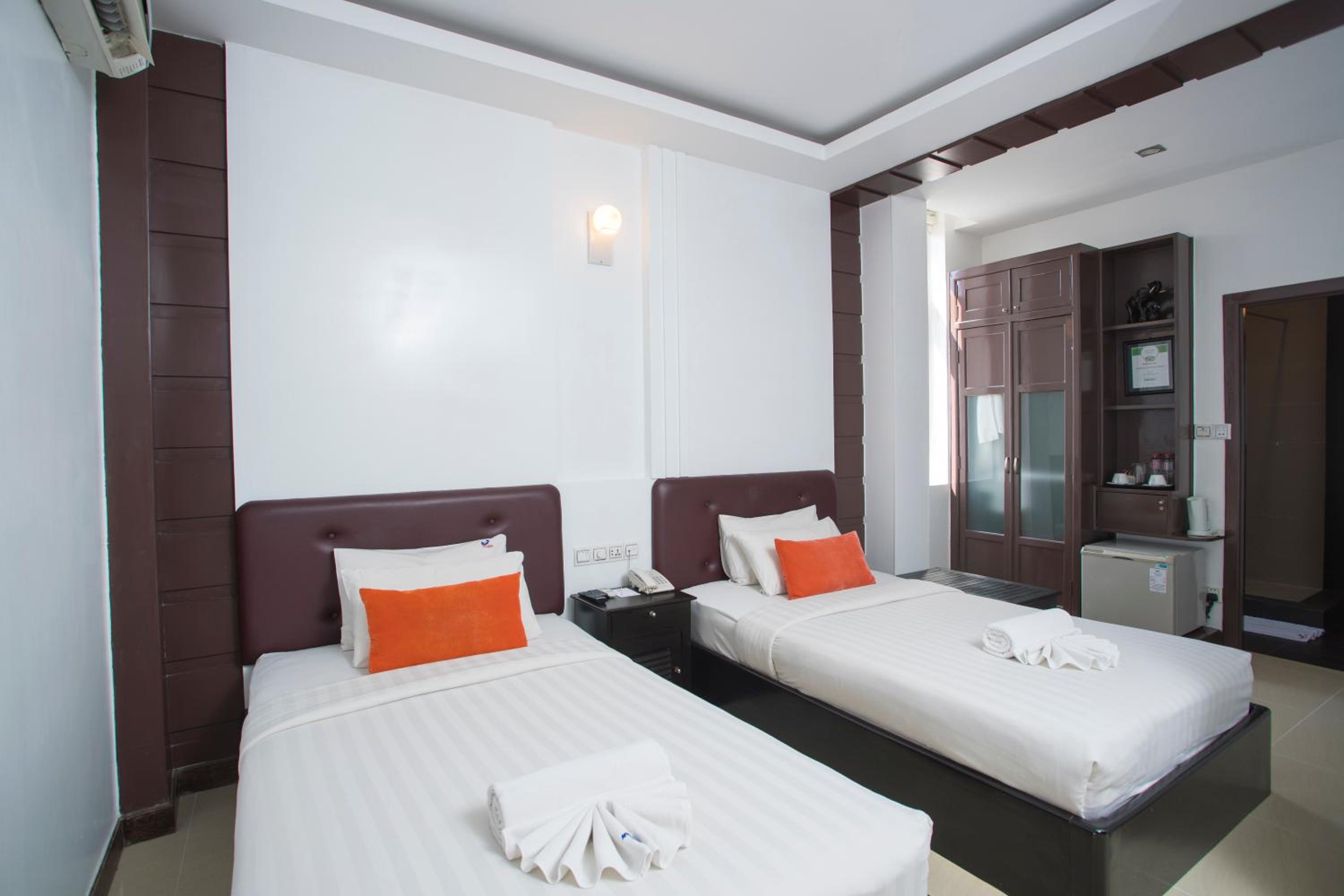 Deluxe Twin Room - Photo 7