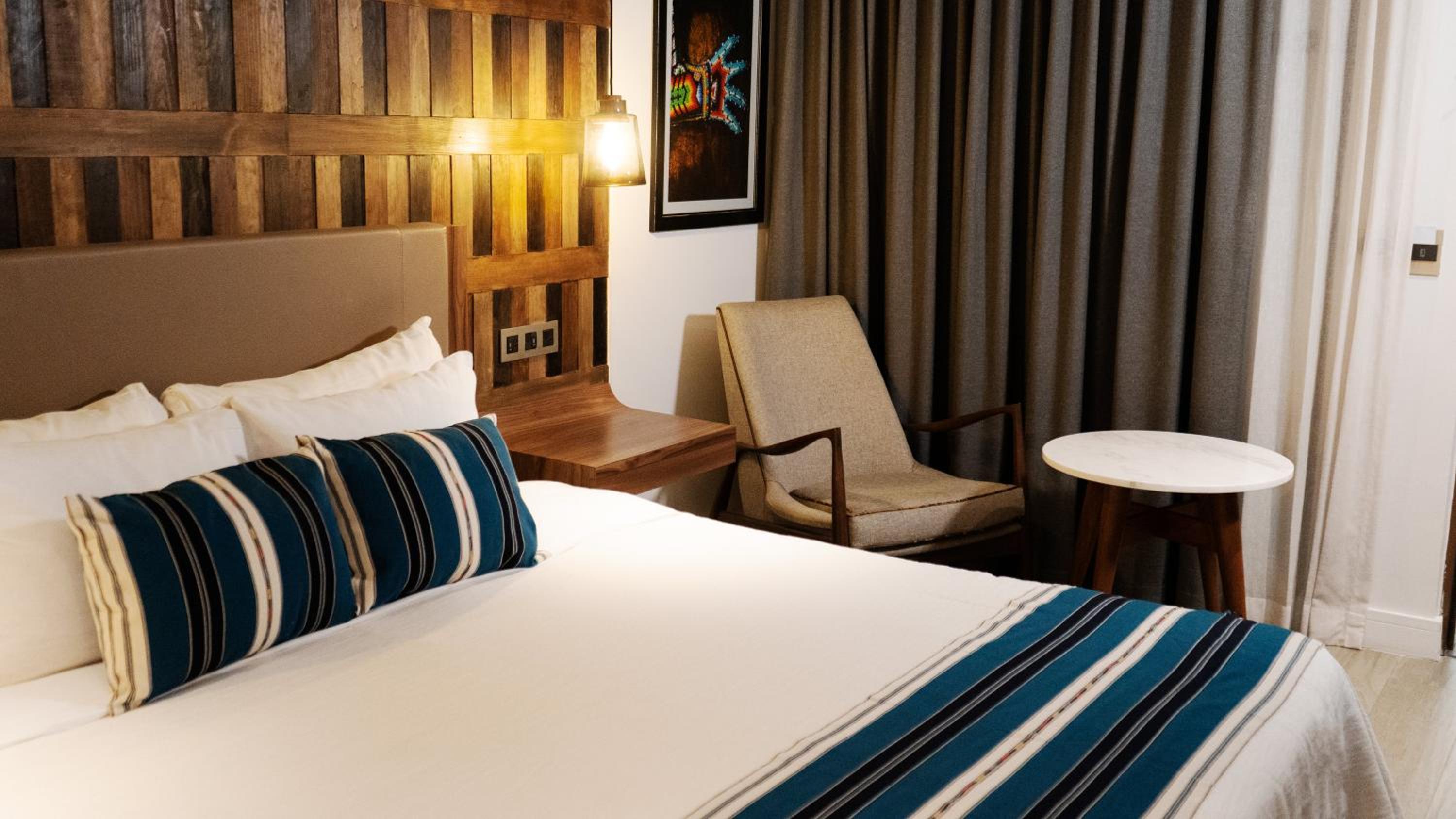 Standard King Room - Photo 6
