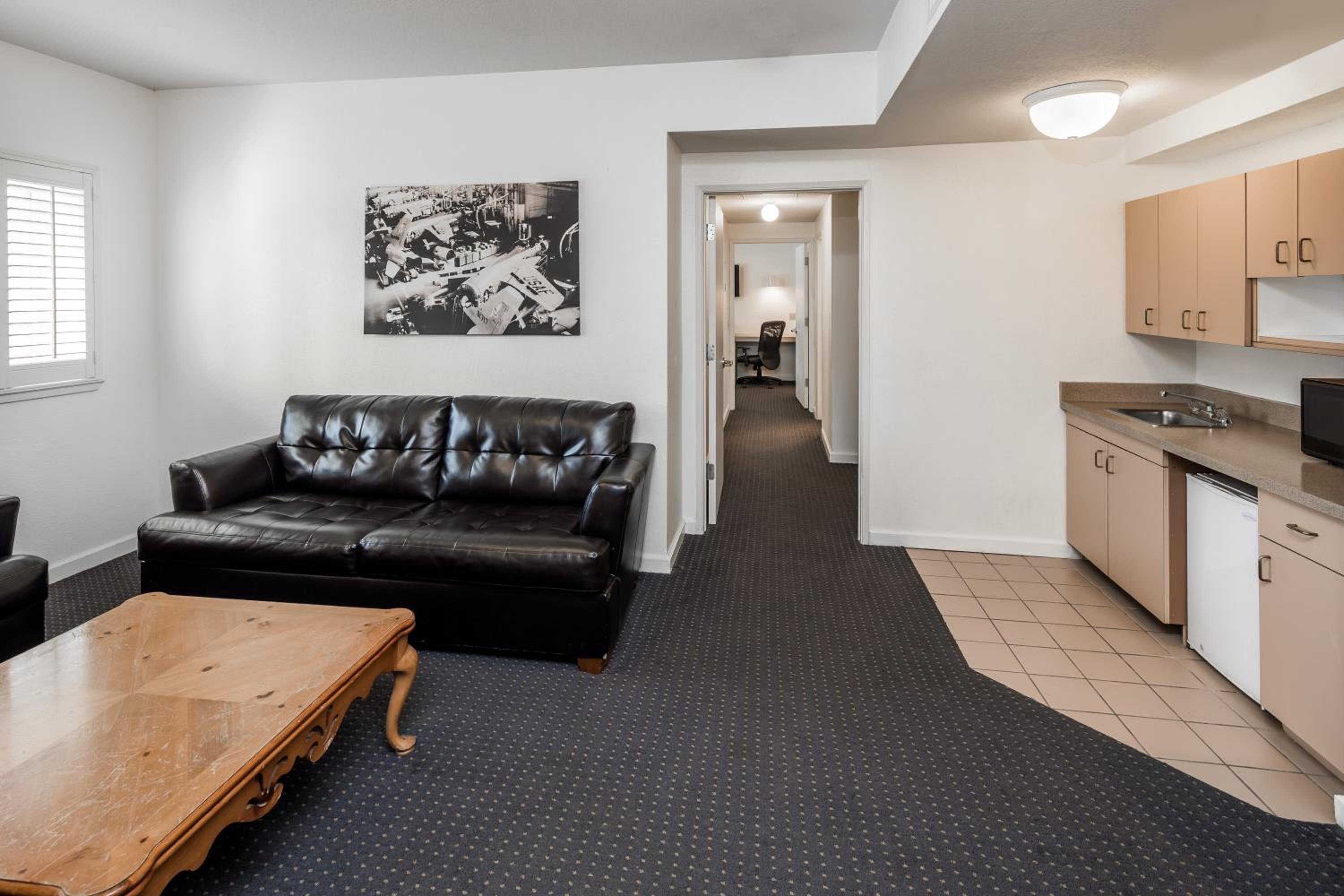 2 Queen Beds, Two-Bedroom, Suite, Non-Smoking - Photo 1