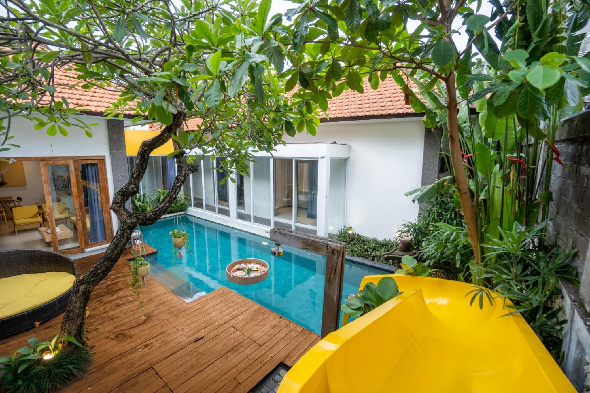 Royal Three Bedroom Villa with Private Pool & Waterslide photo 2