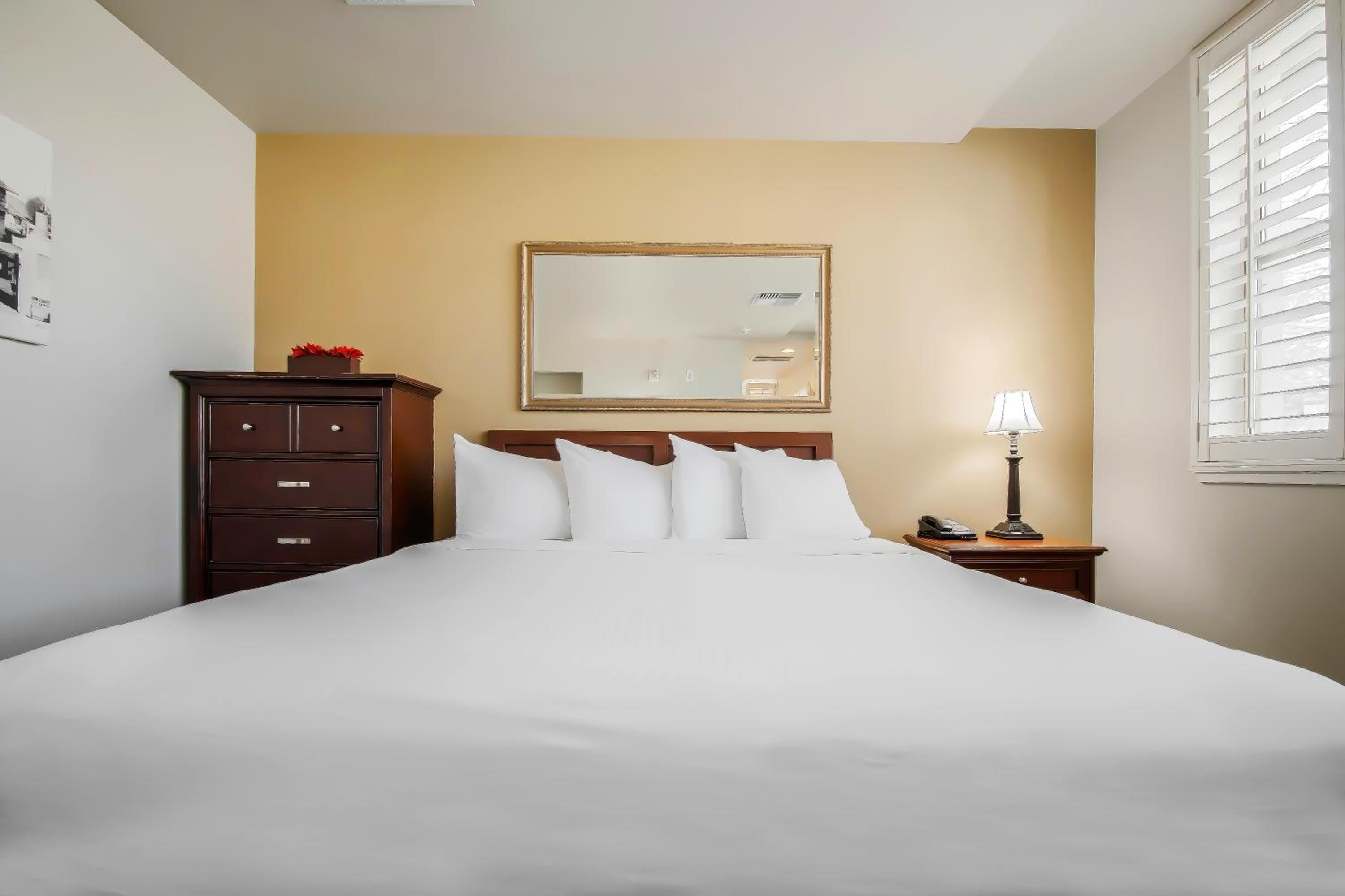 King Room - Disability Access - Photo 7