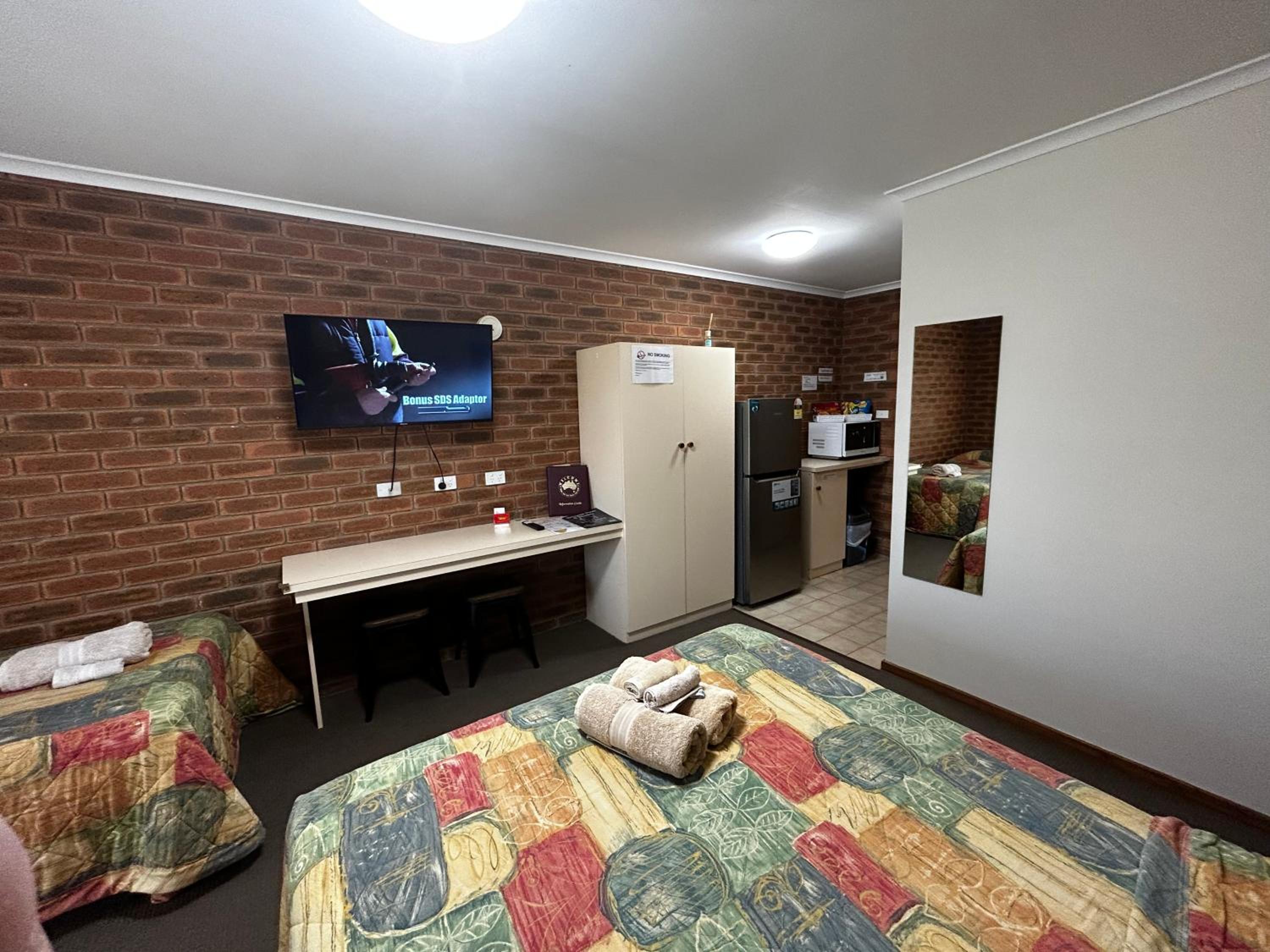 Family Room photo 3