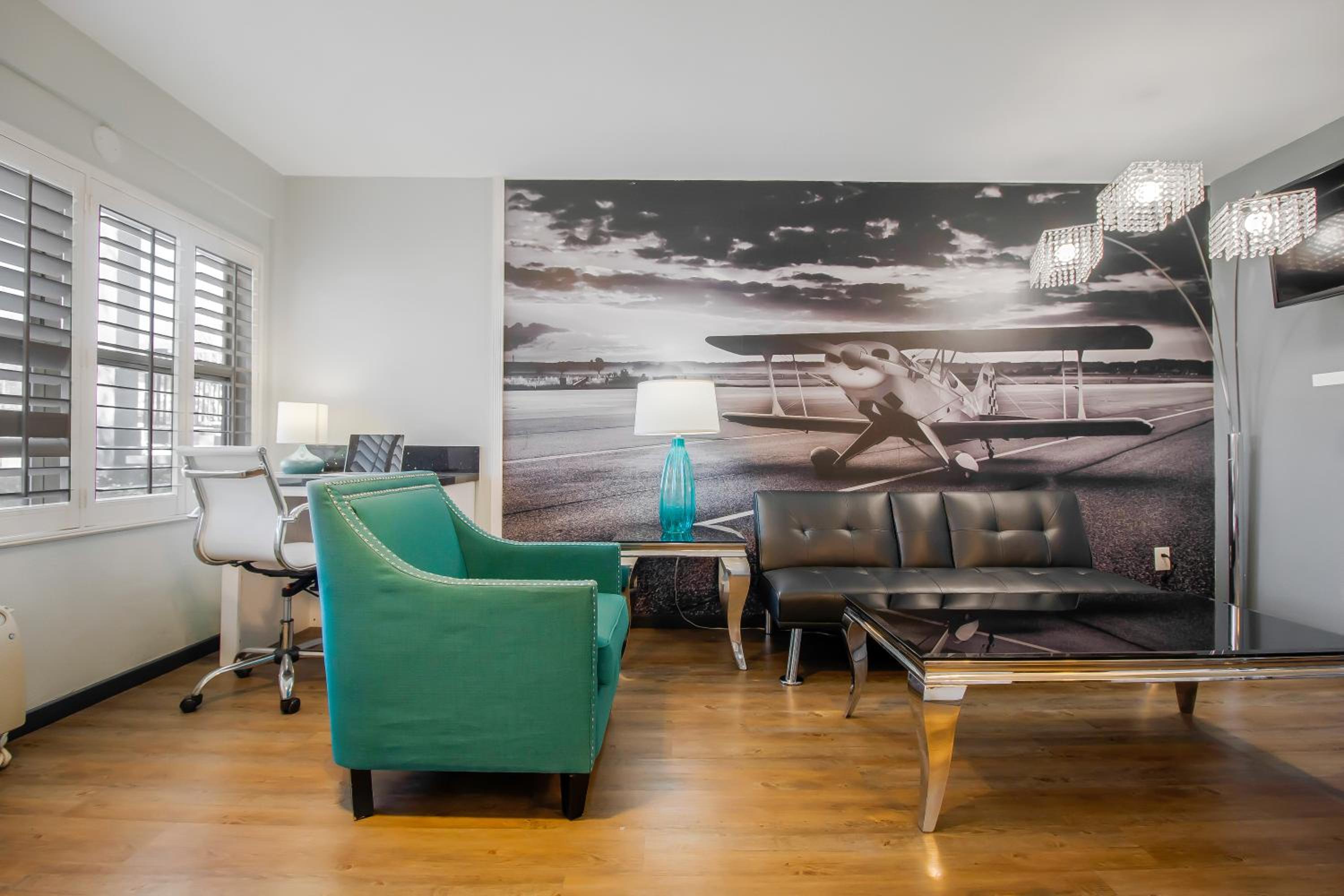One-Bedroom King Suite - Non-Smoking - Photo 6