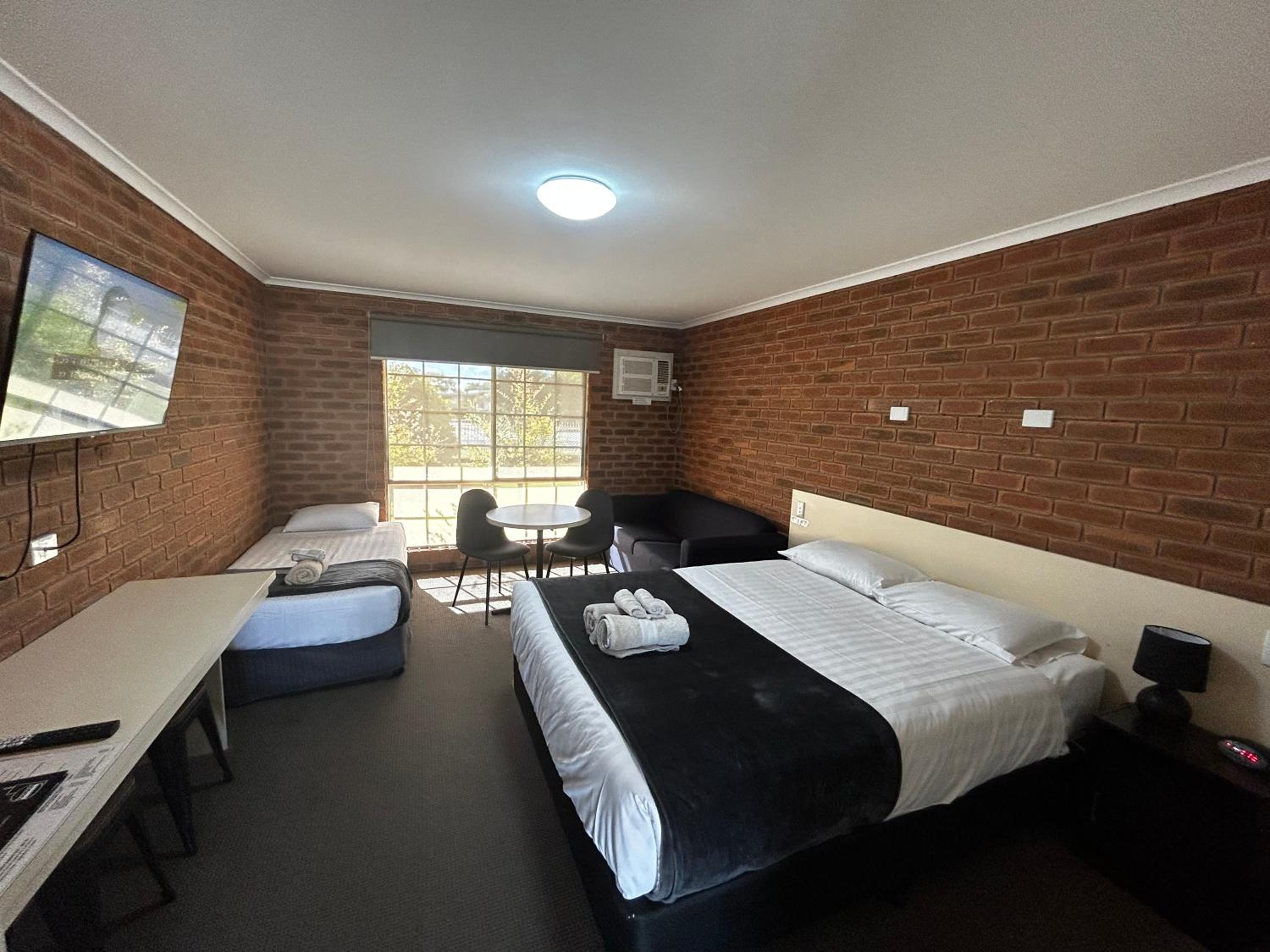 Deluxe Double or Twin Room photo 3