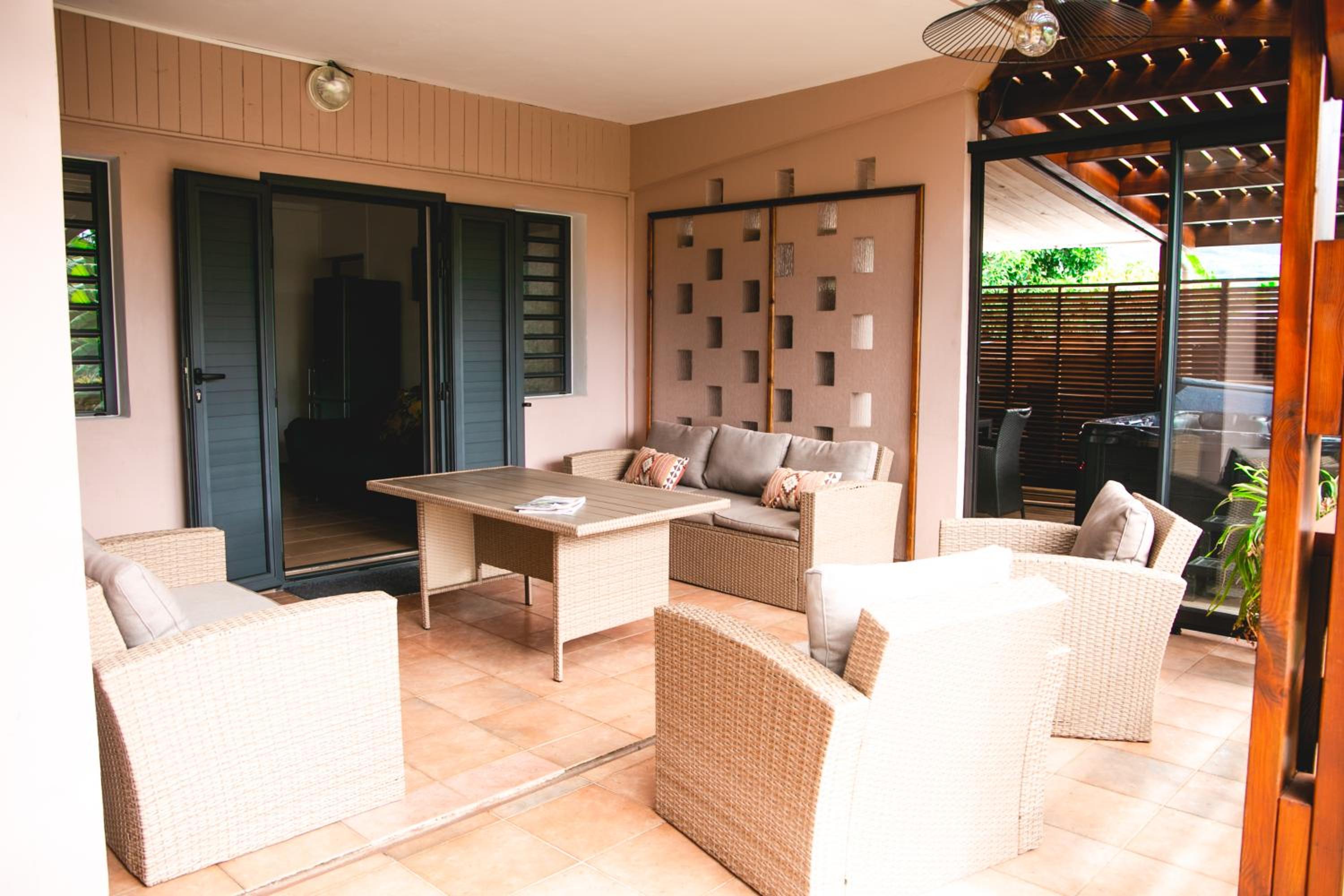 Three-Bedroom Villa photo 3