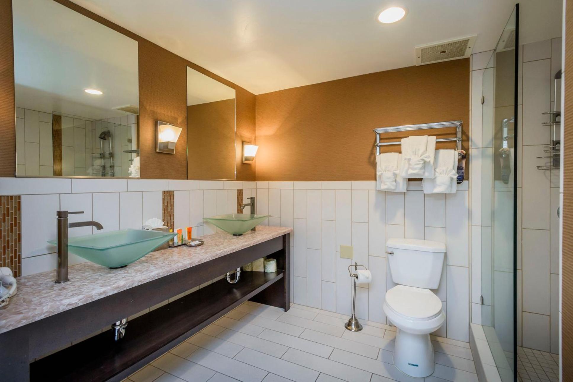 Suite - Photo 5