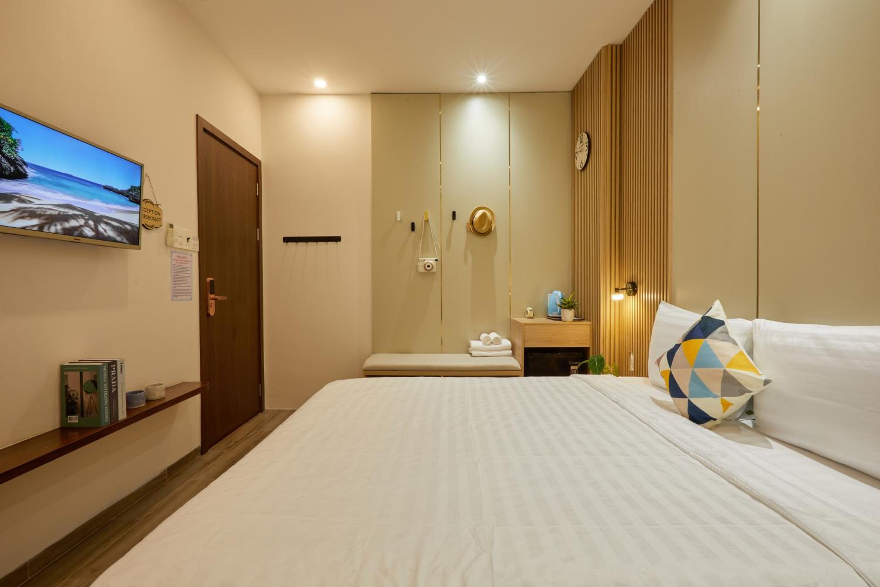 Superior King Room - Photo 4