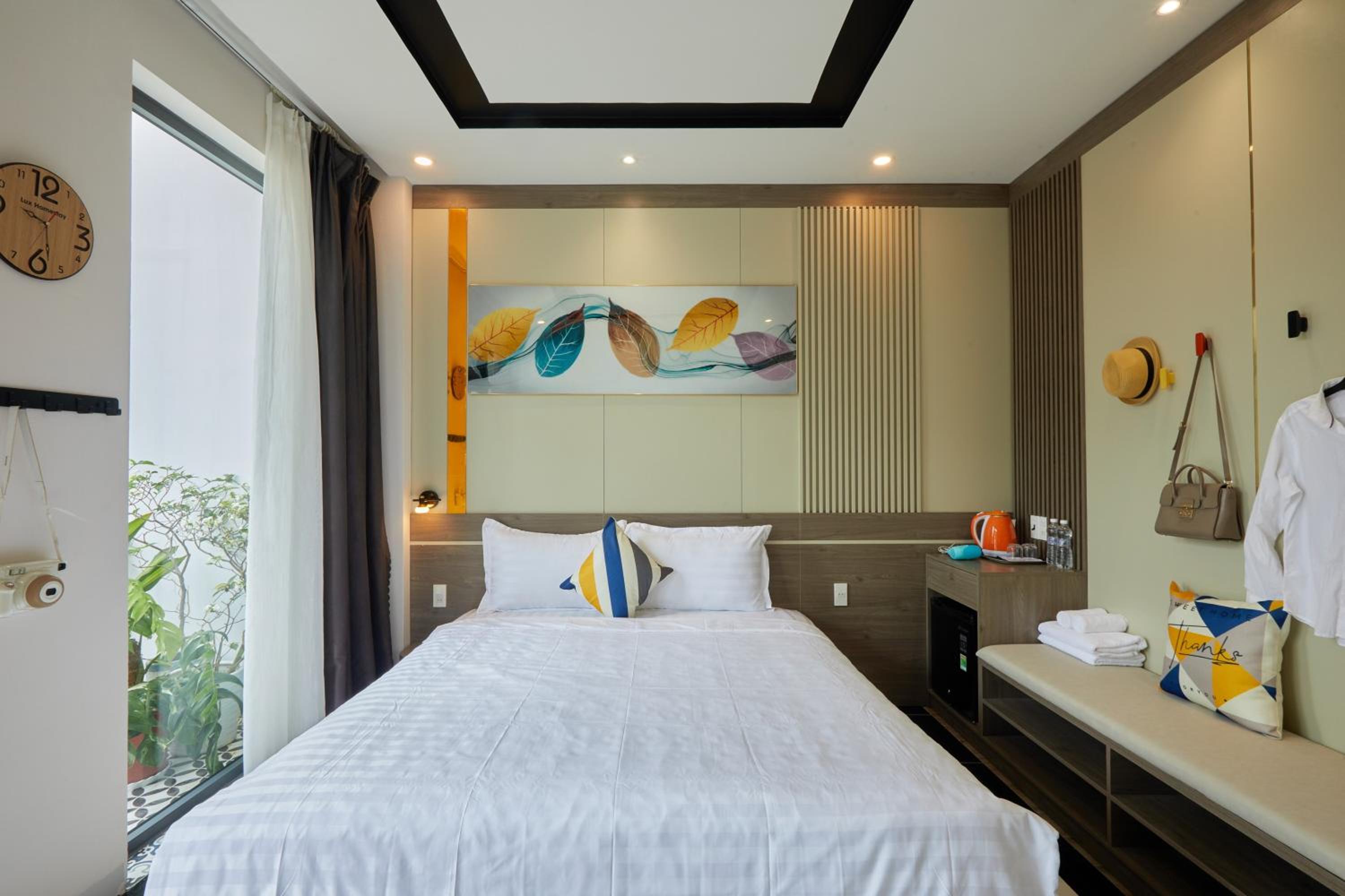 Superior King Room - Photo 11