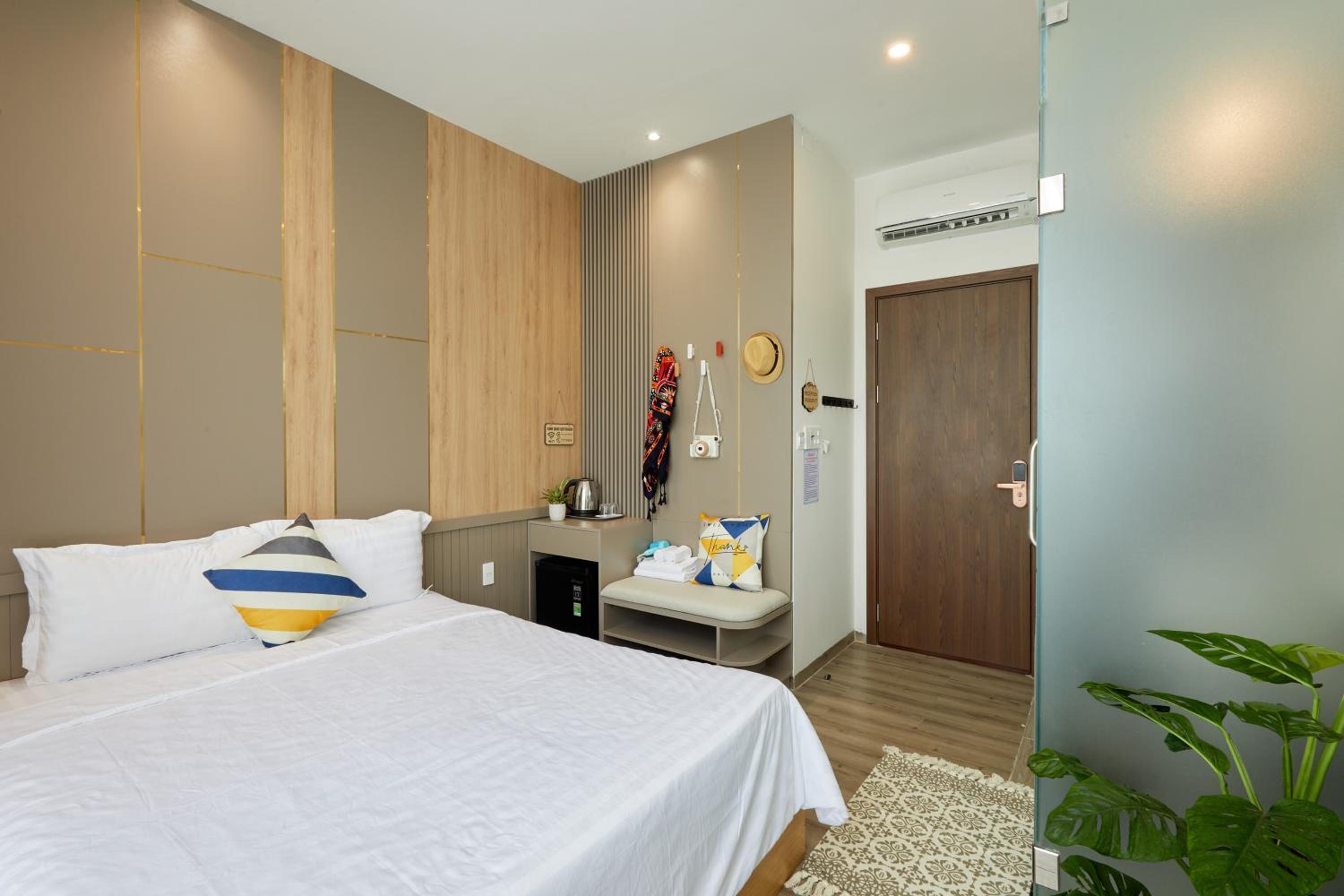 Superior King Room - Photo 15