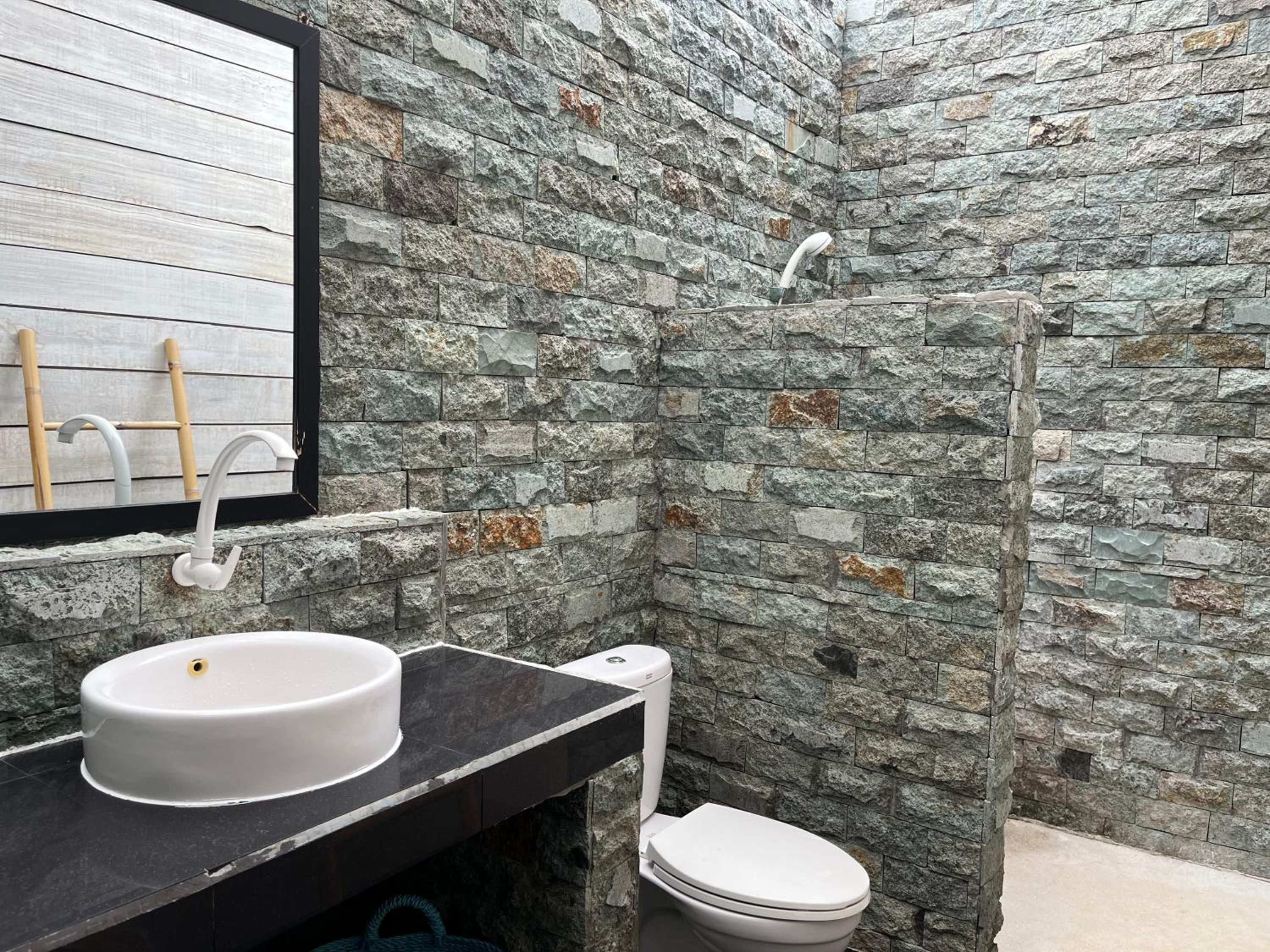 Deluxe Double Room with Balcony photo 2