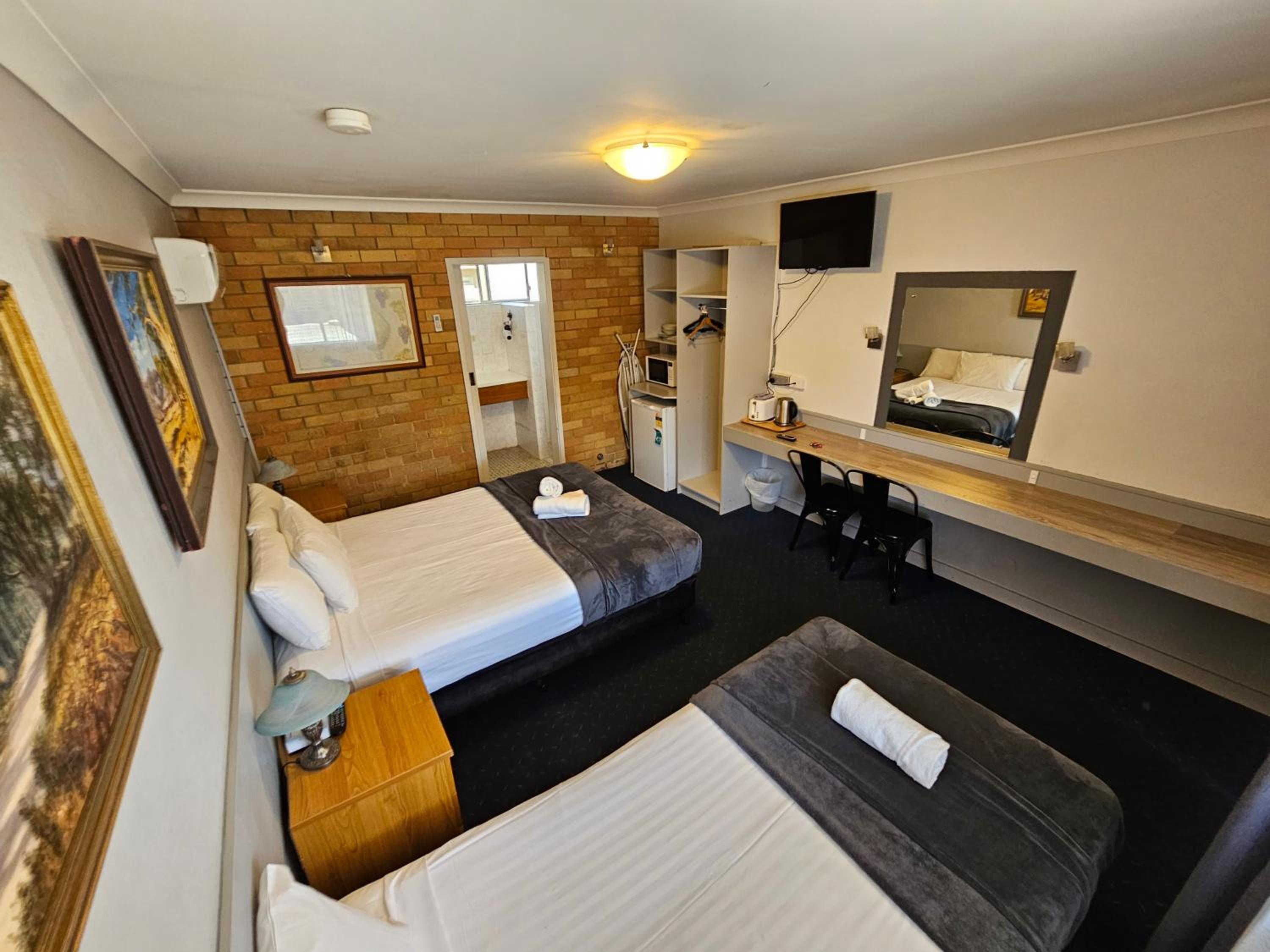 Deluxe Twin Room - Photo 5