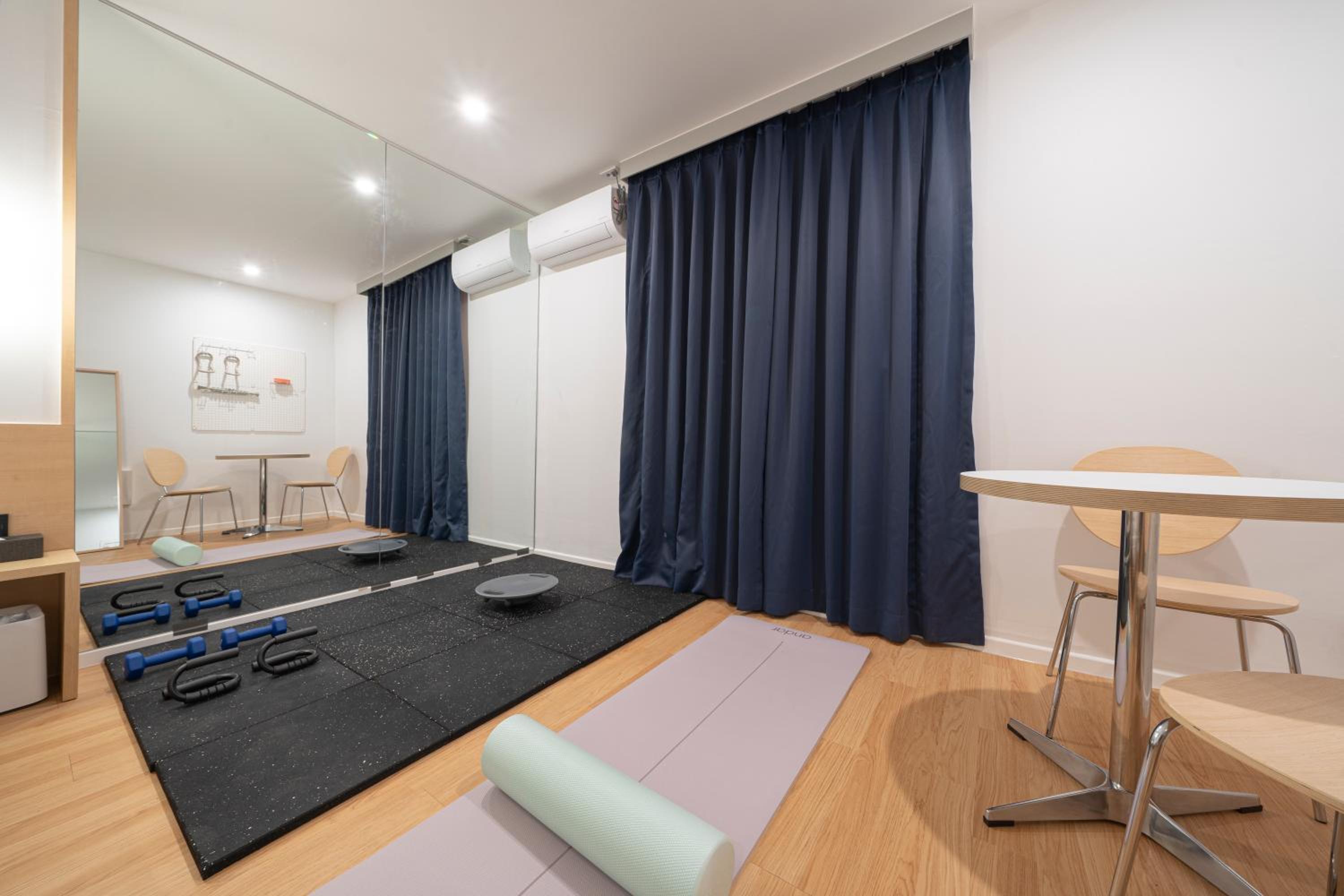 Standard Double Room with Fitness - Photo 12
