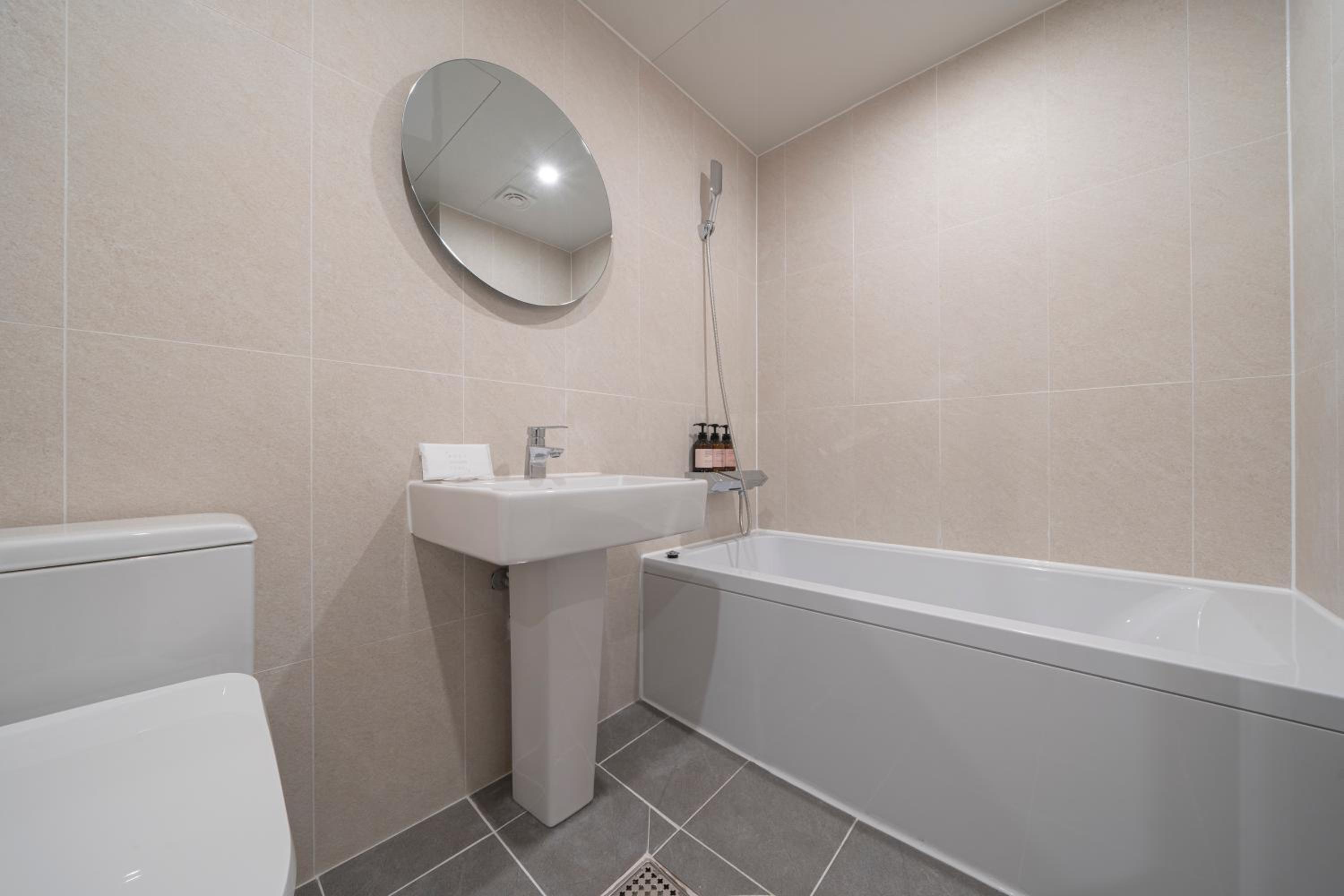 Standard Double Room with Fitness - Photo 7