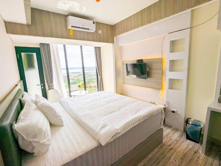 Studio Apartment - Photo 1