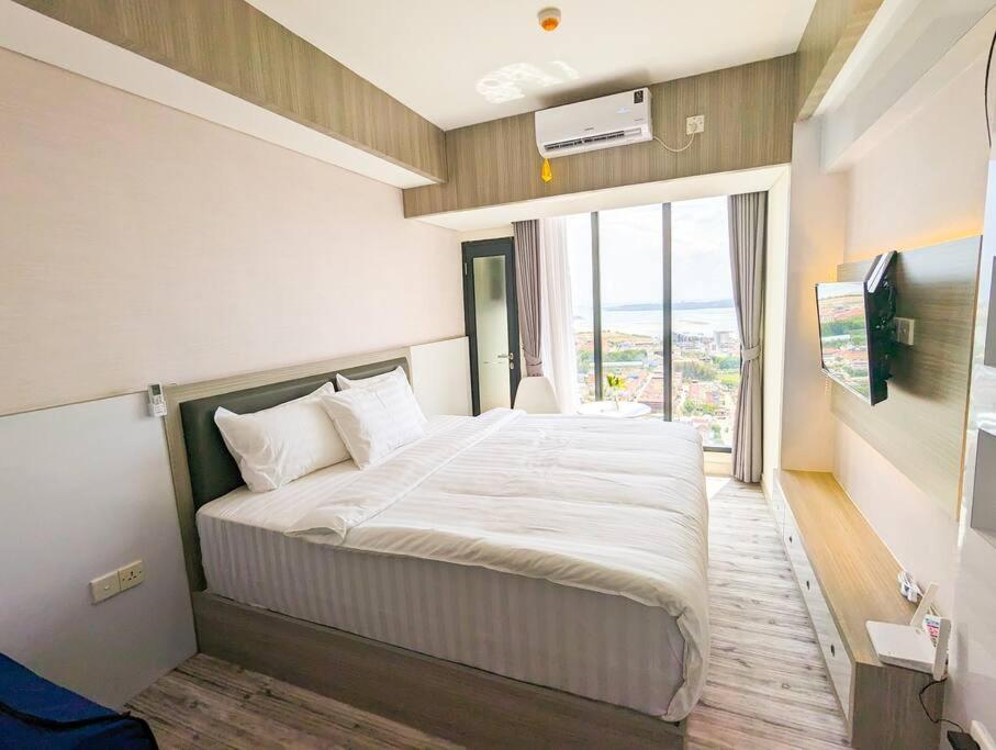 Studio Apartment - Photo 3
