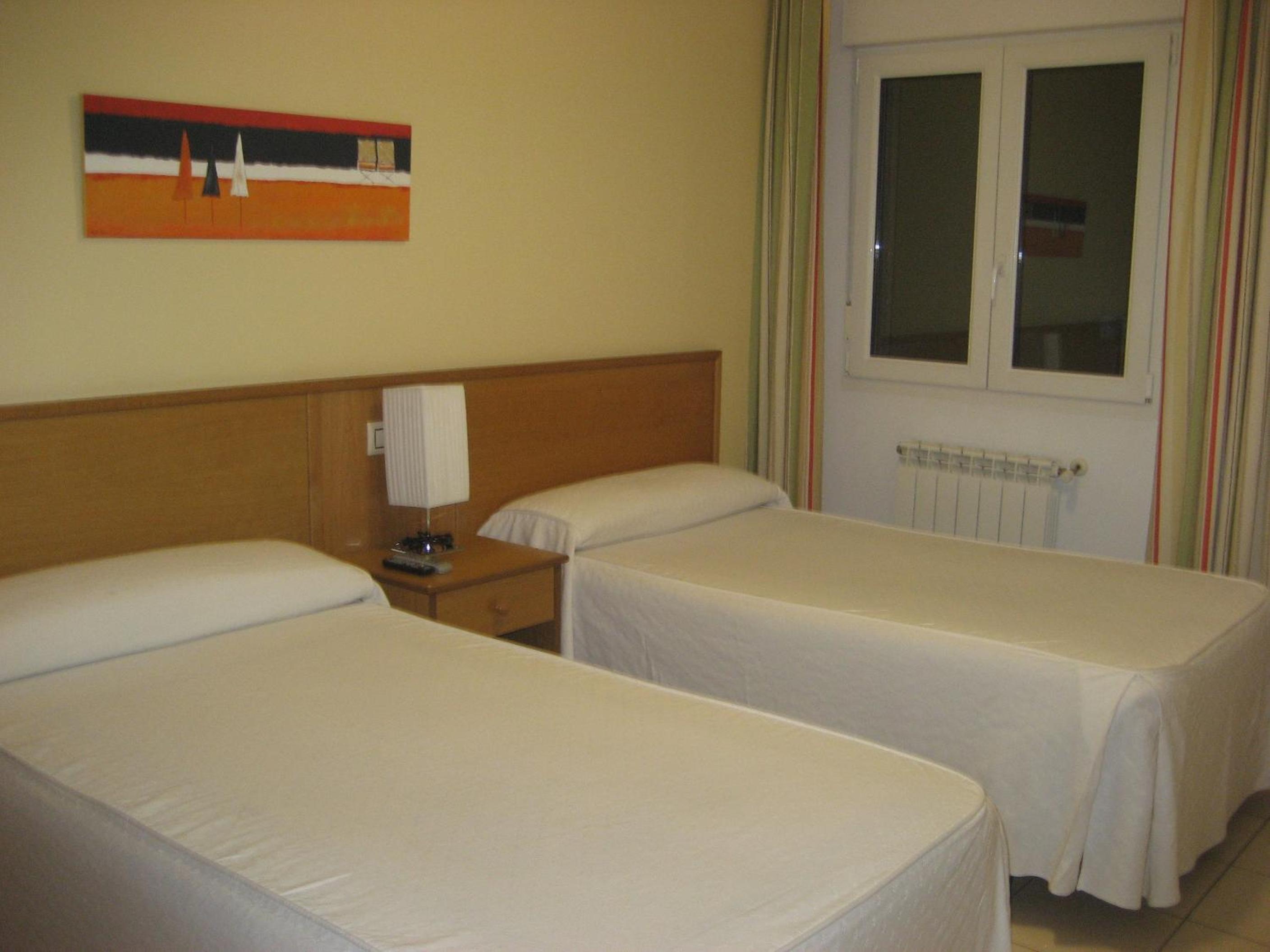 Triple Room with Private Bathroom photo 2