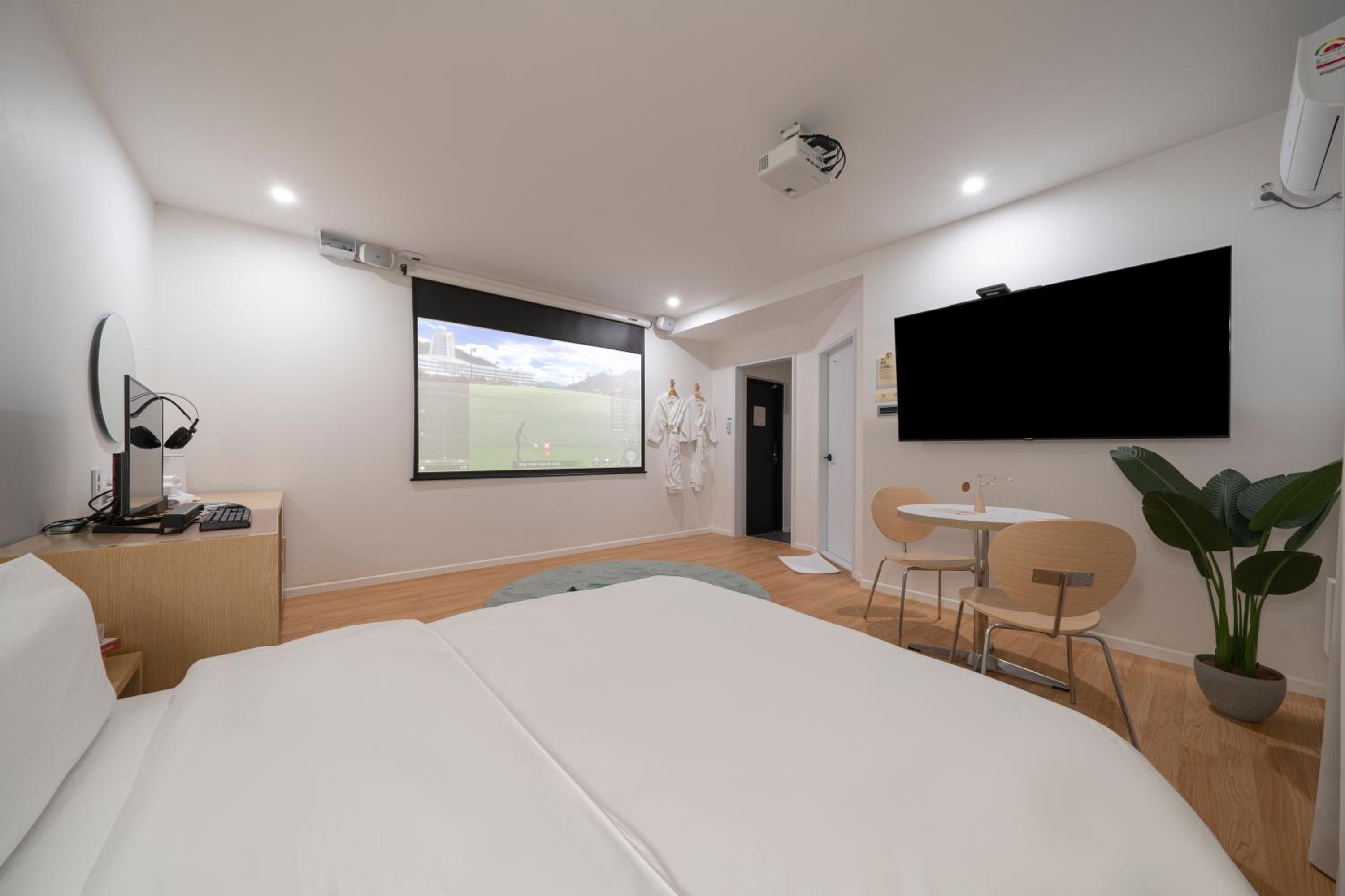Deluxe Double Room with Golf Game photo 3
