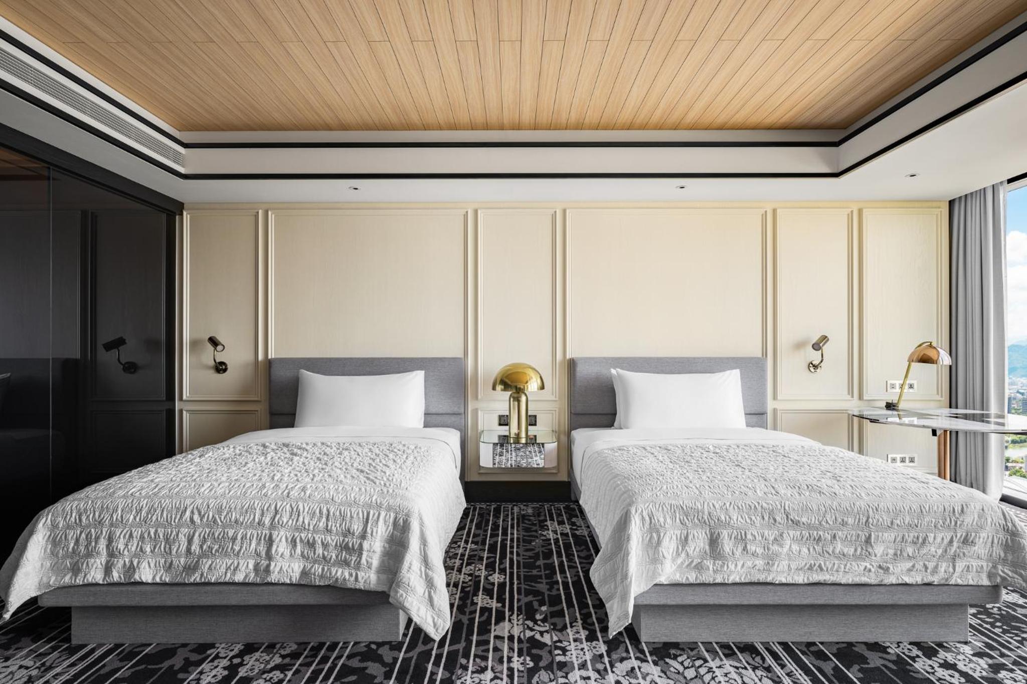 Premier Queen Room with Two Queen Beds and City View photo 1