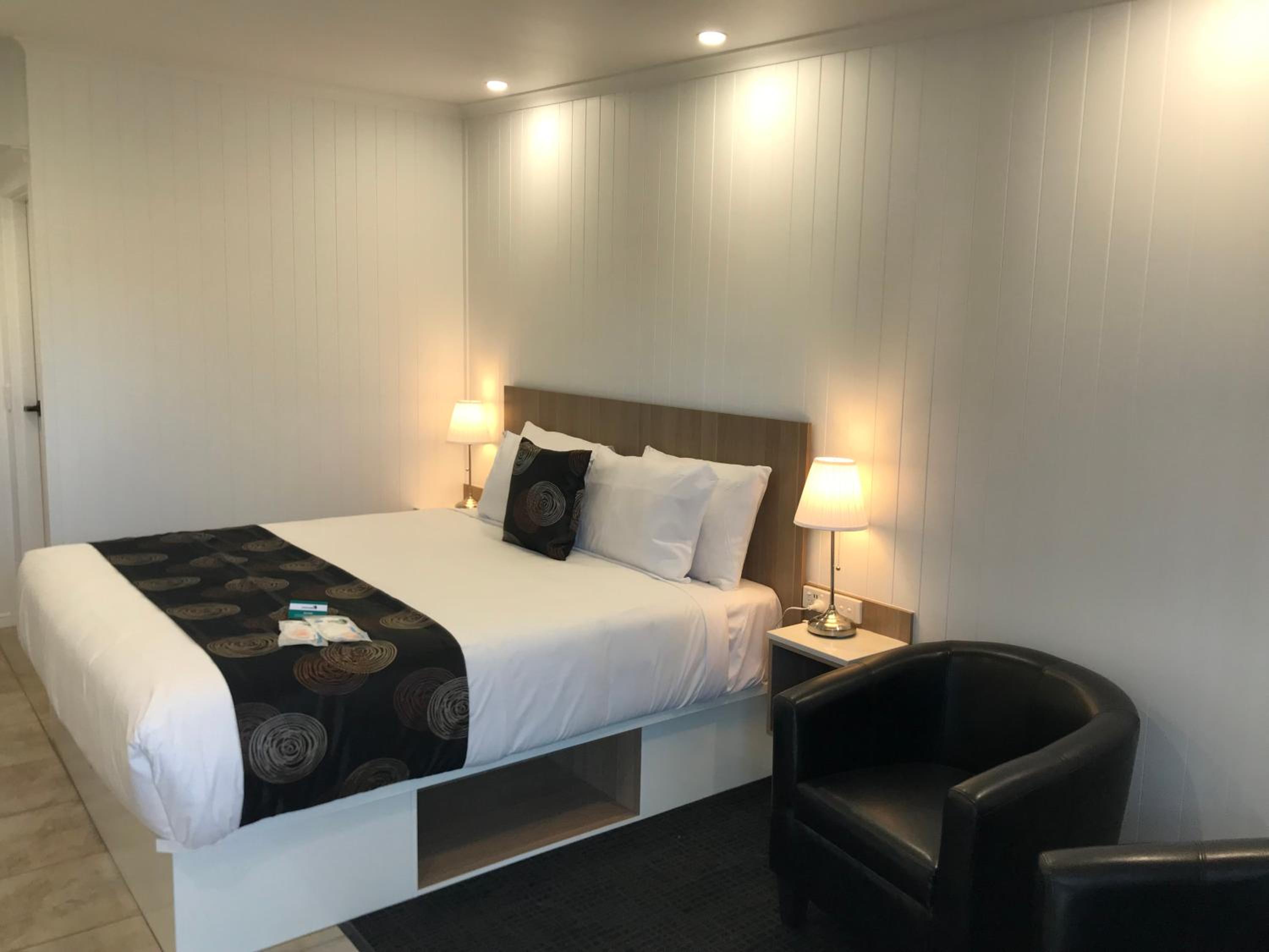 King Room With Single Bed