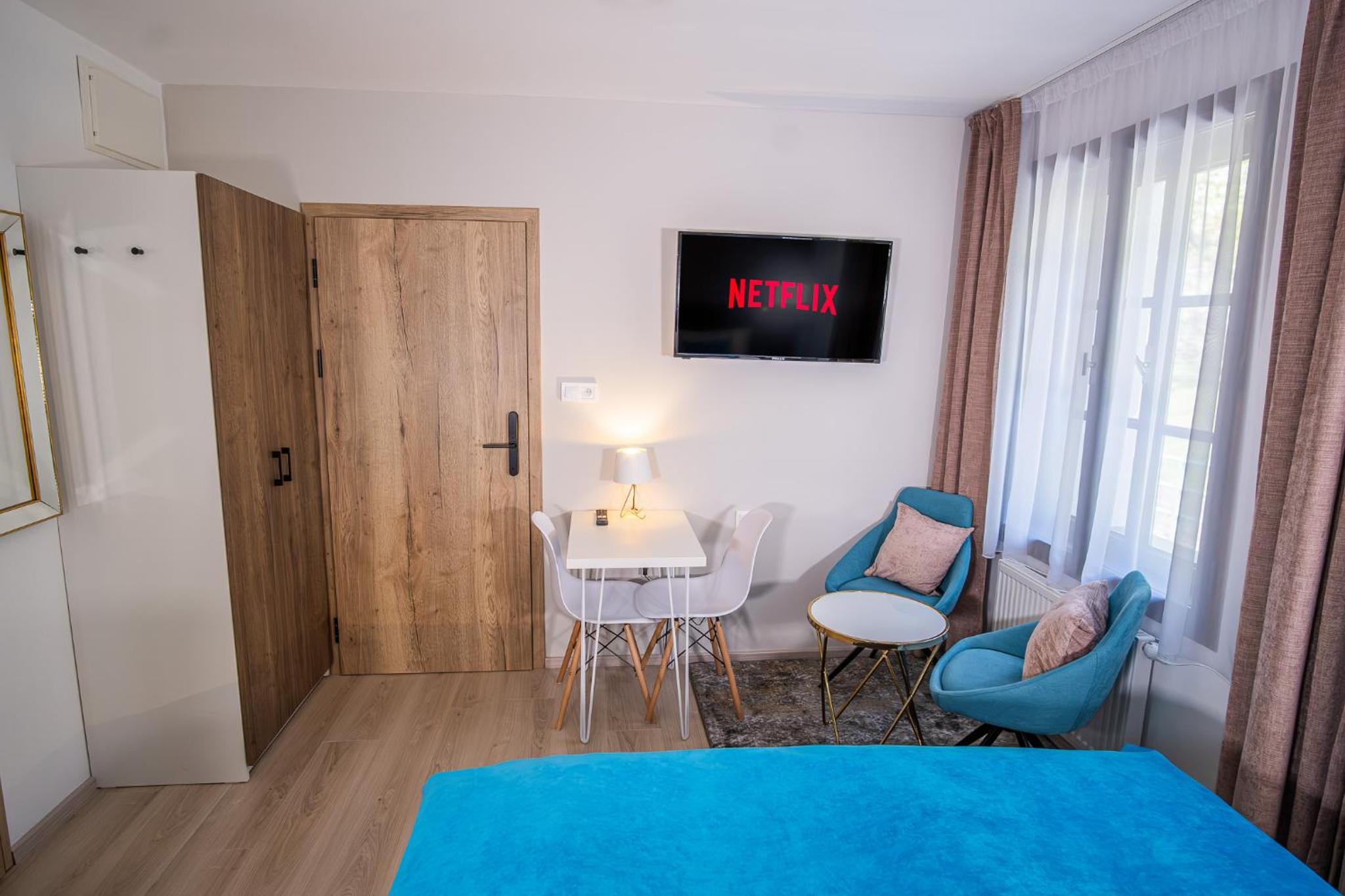 Studio Apartment photo 1