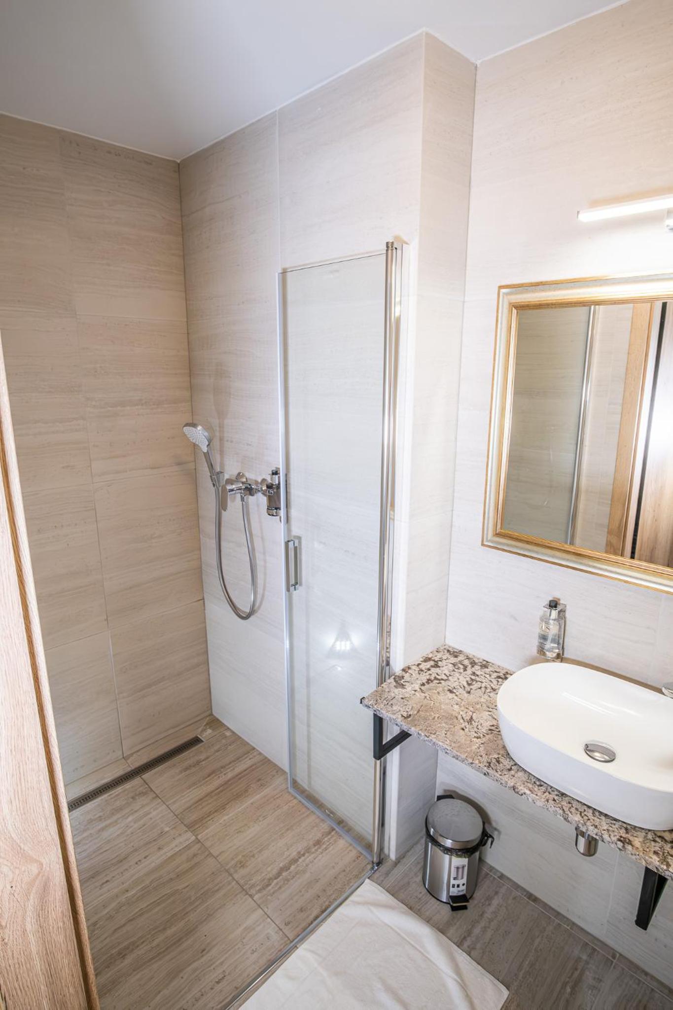 Studio Apartment photo 3