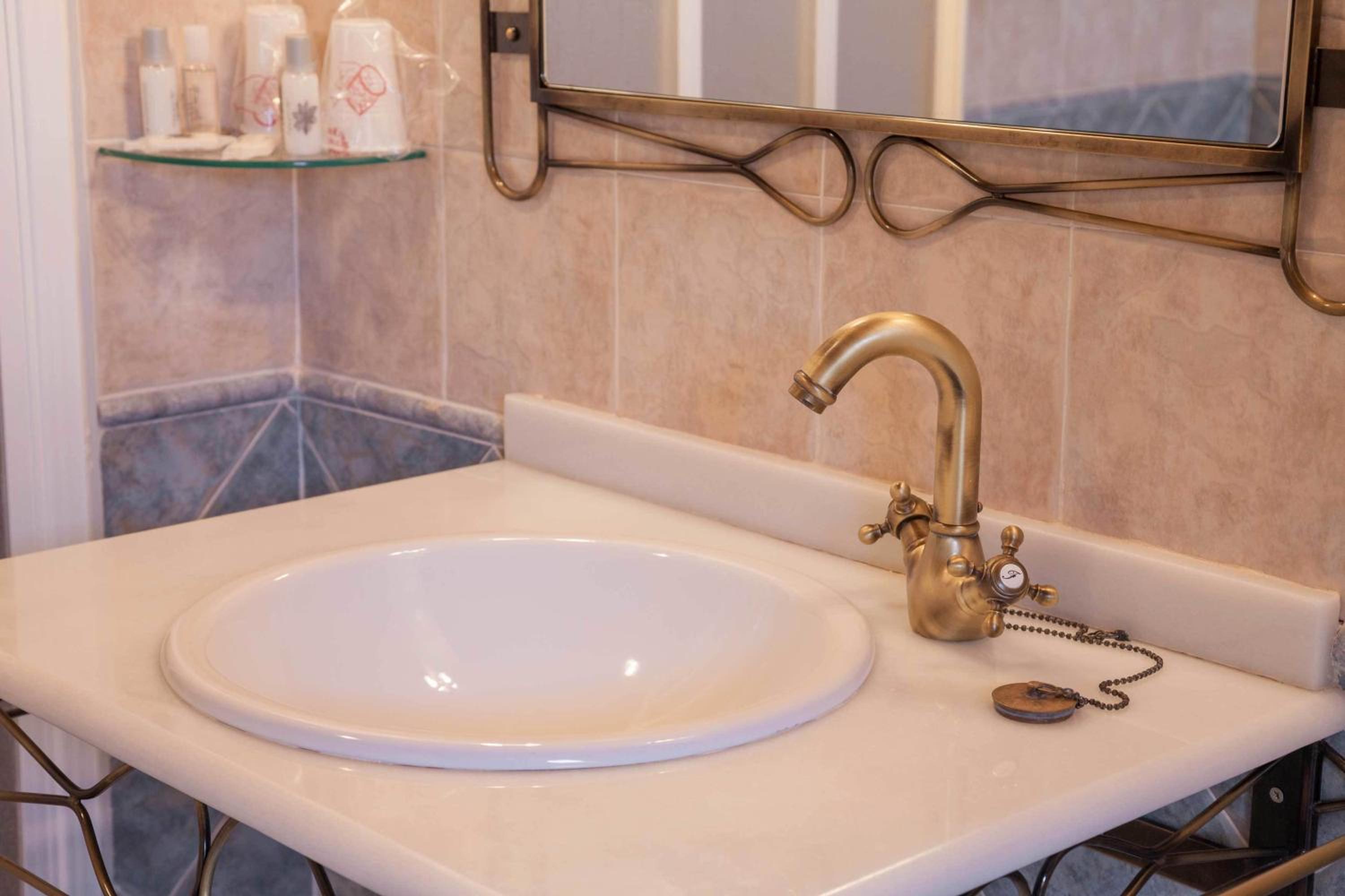 Suite with Spa Bath photo 2