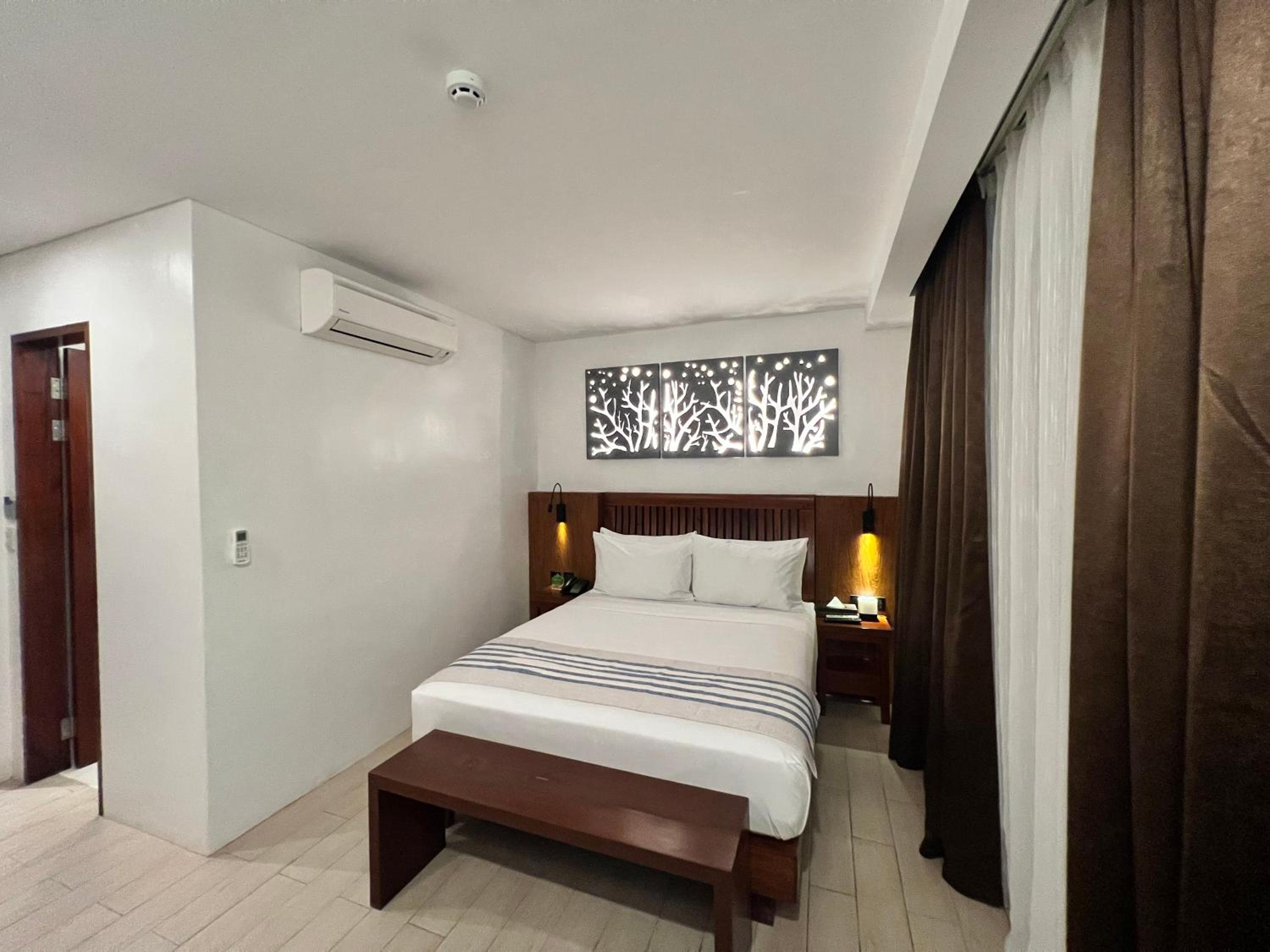 Budget Double Room - Photo 4