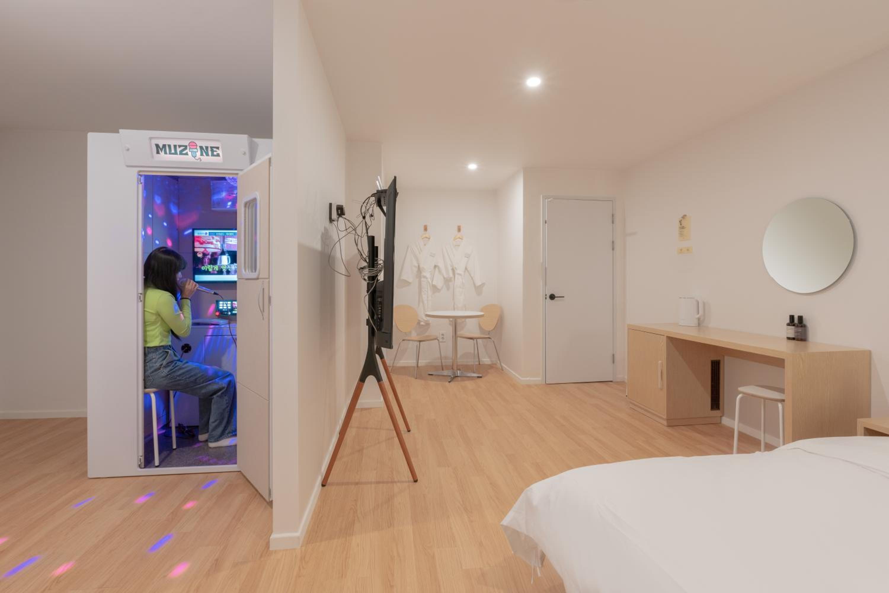Suite with Korean Karaoke Machine - Photo 1