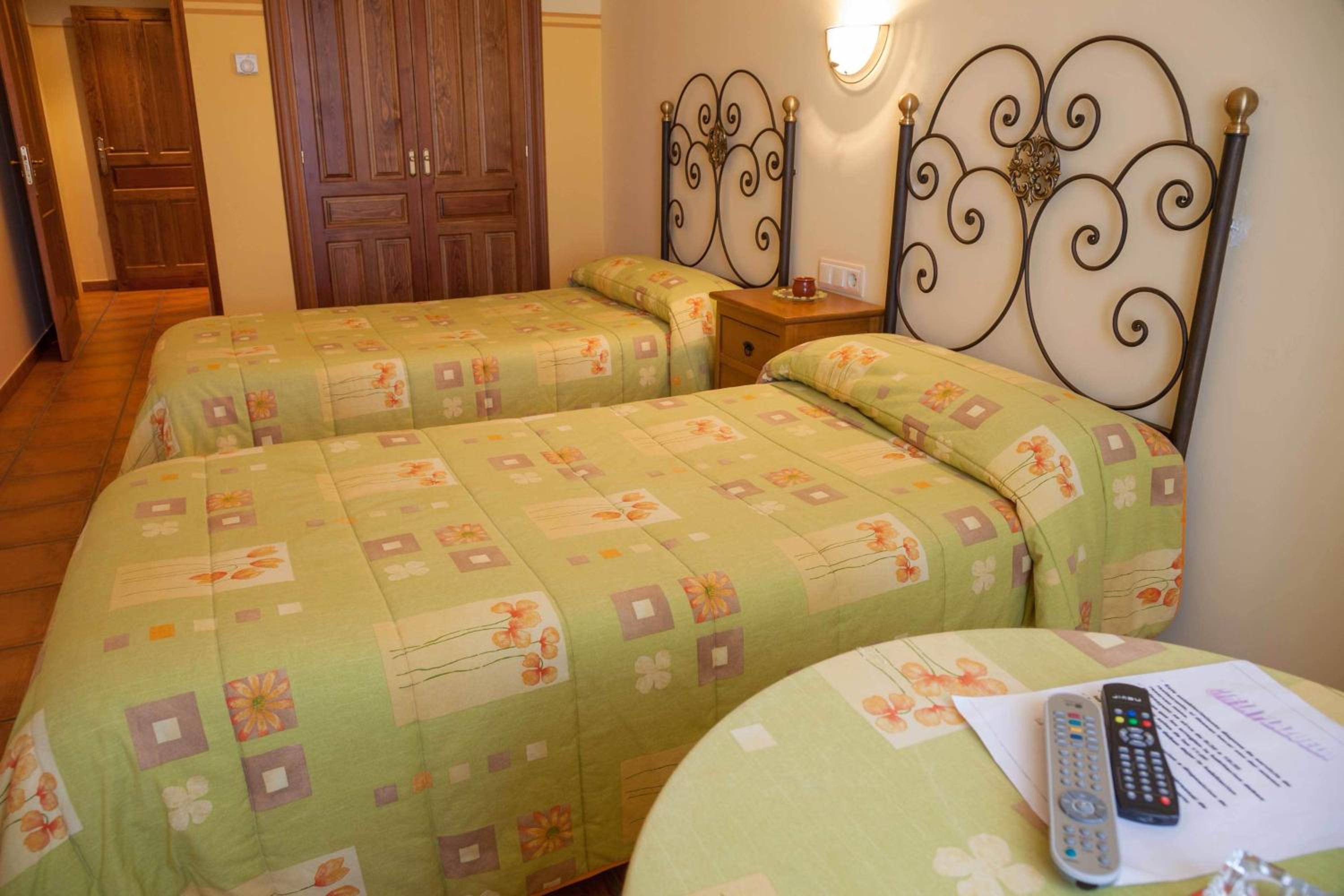 Double or Twin Room photo 3