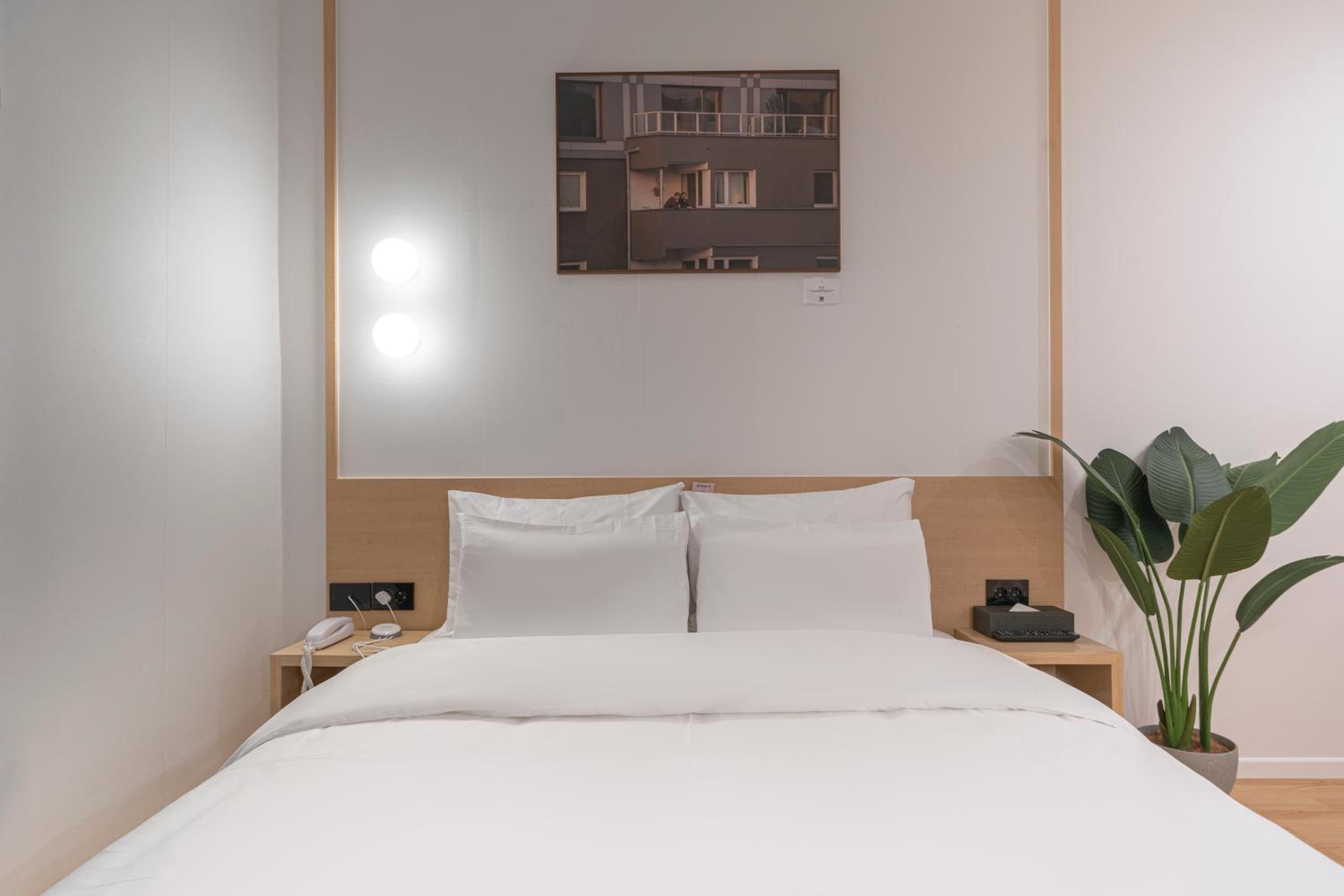 Standard Double Room - Photo 4