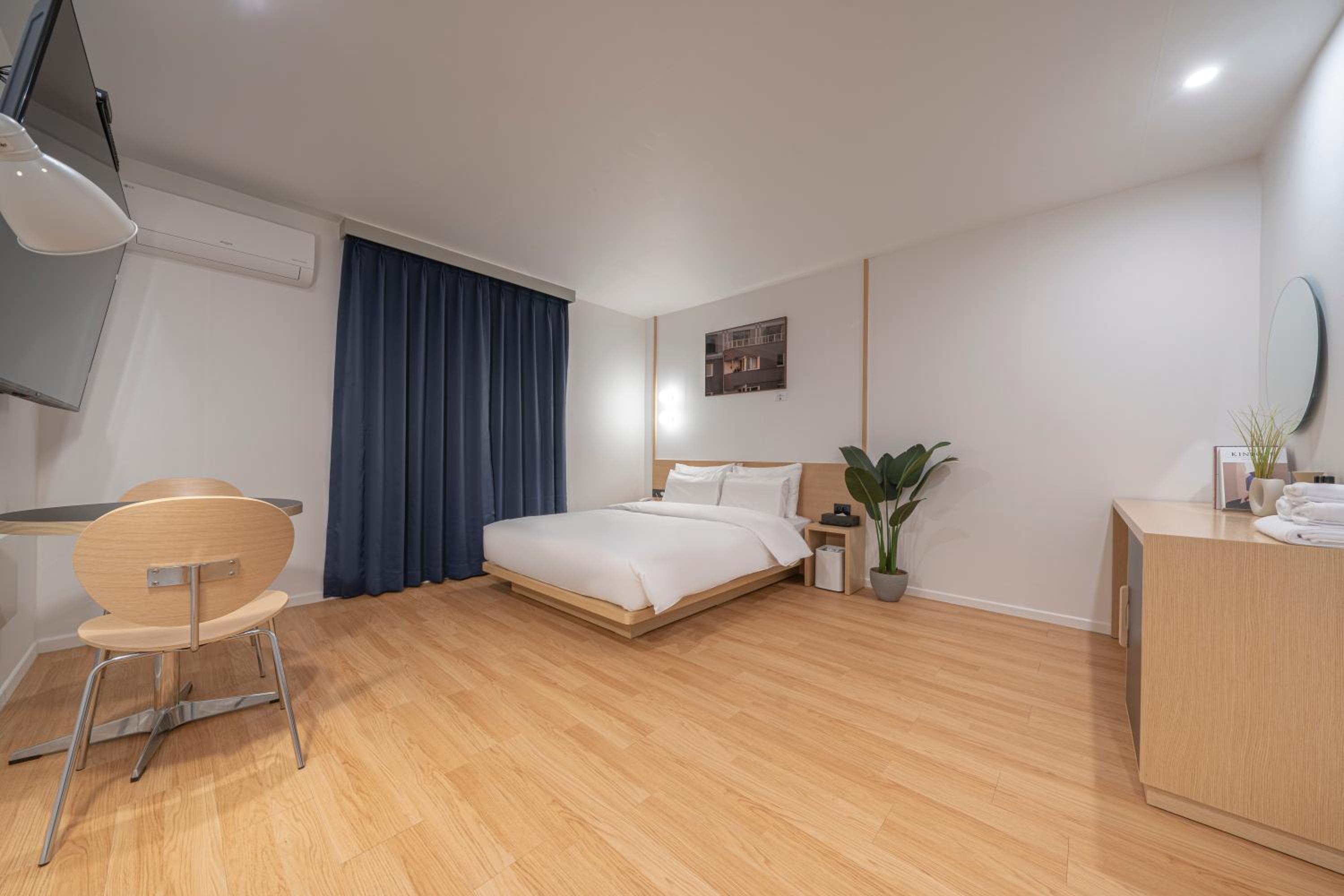 Standard Double Room - Photo 5